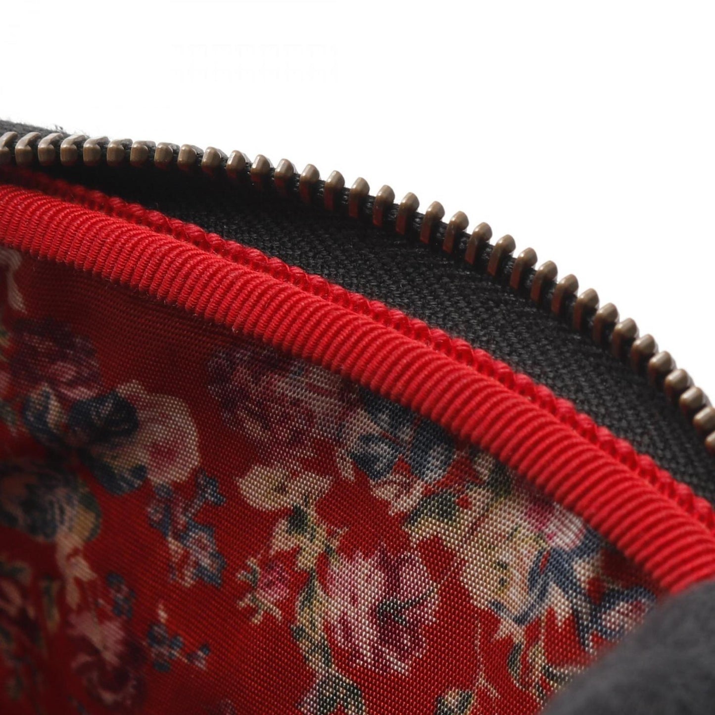 Gucci Black Patent Leather Fanny Pack Sling Bag ( )