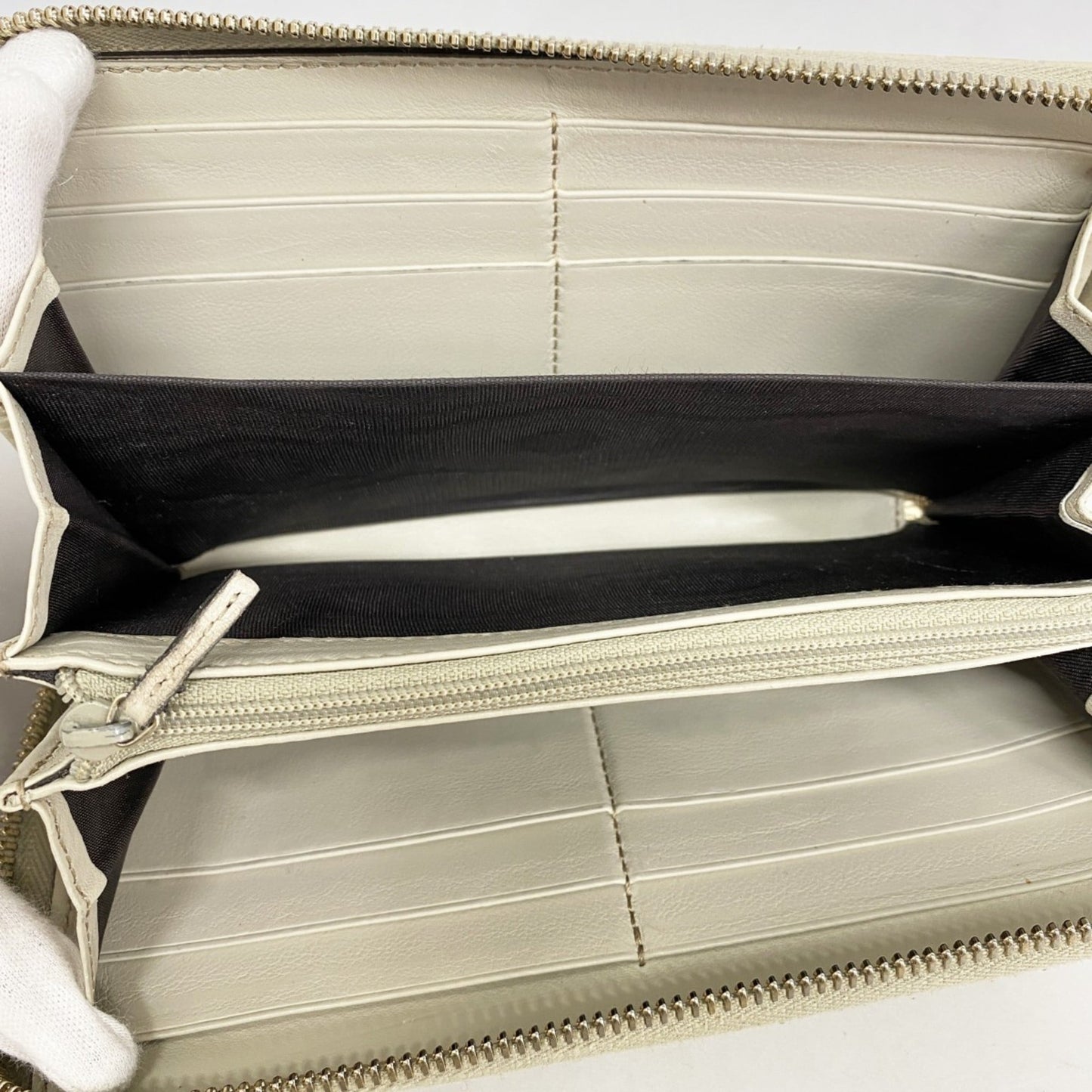 Gucci Ivory Leather Long Wallet (Bi-Fold) ( )