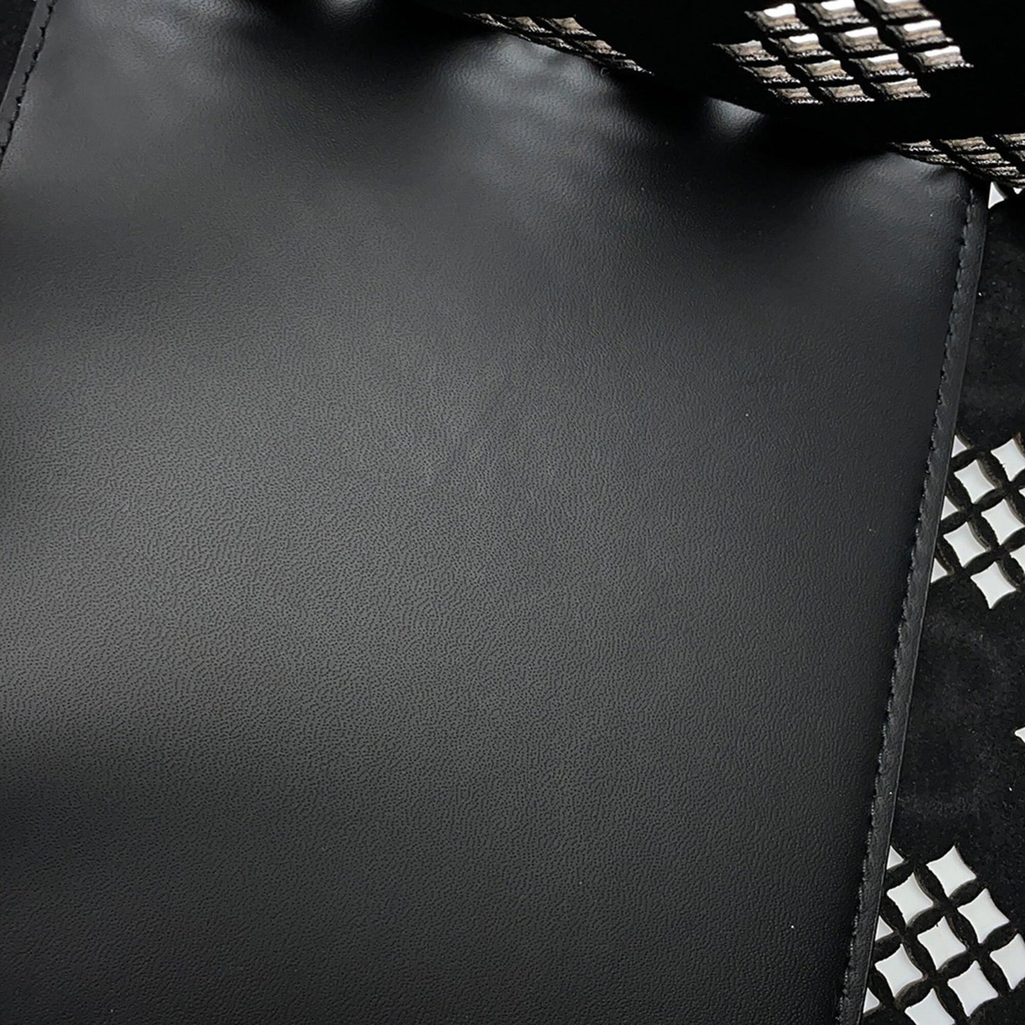 Gucci Black Gg Leather Tote Bag ( )