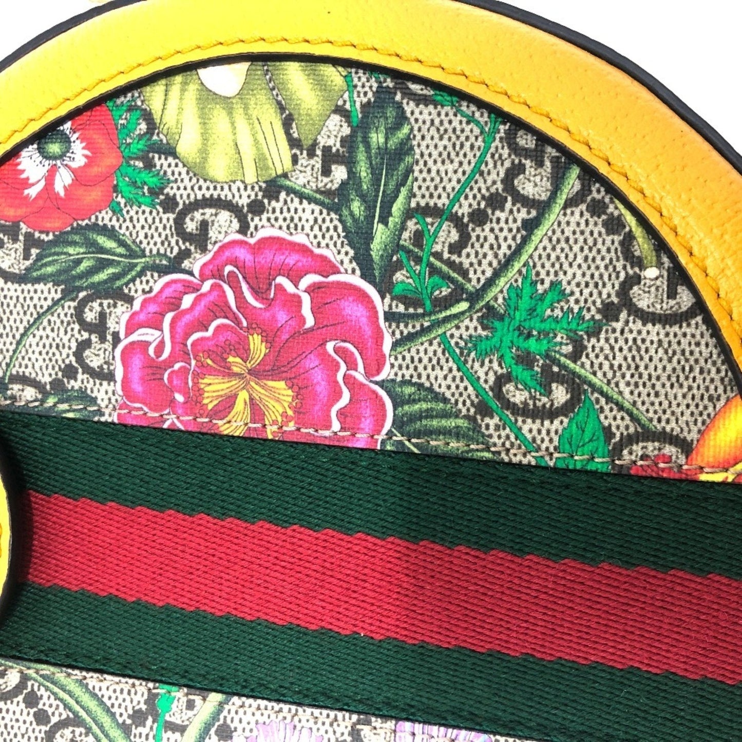 Gucci Yellow Gg Supreme Shoulder Bag ( )