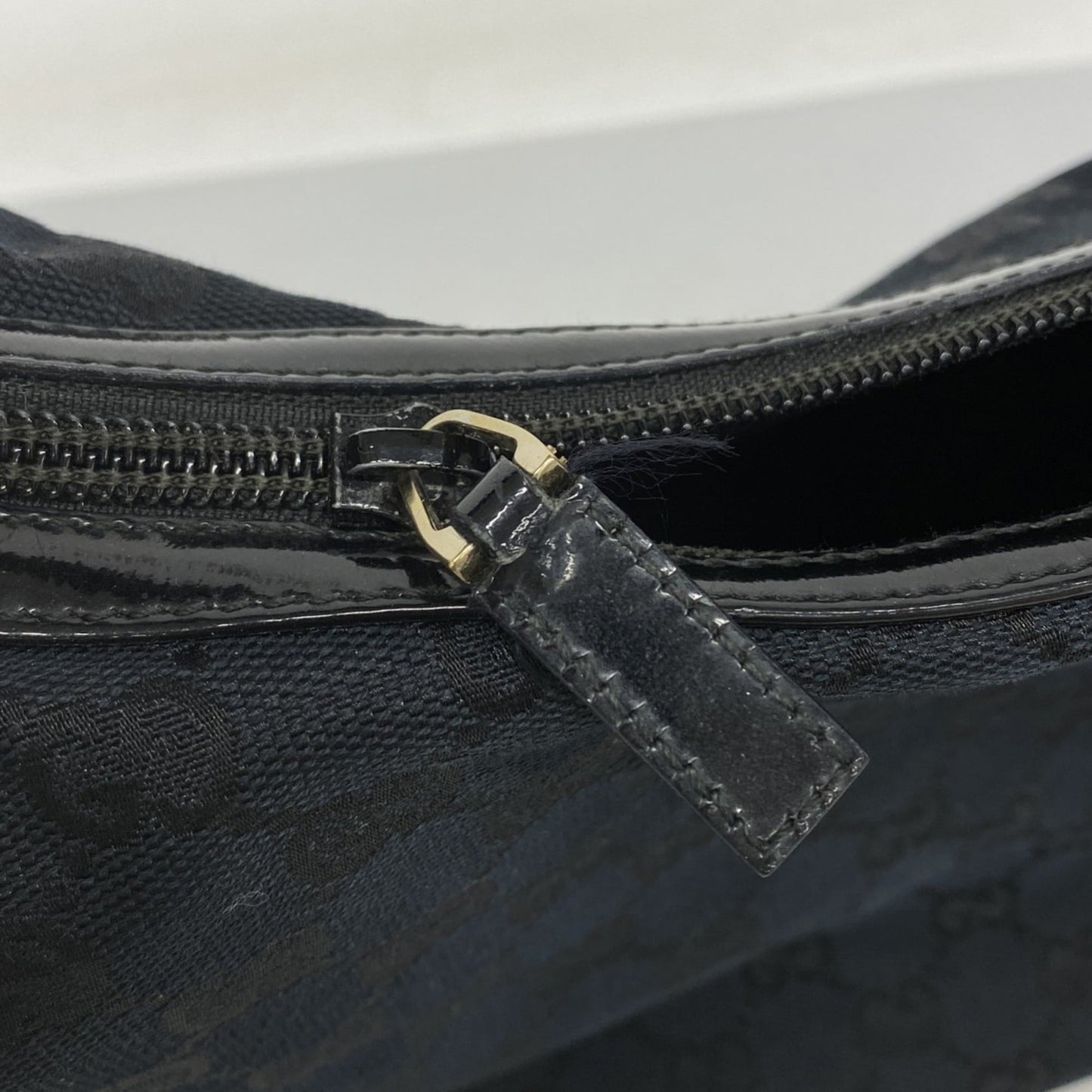 Gucci Black Canvas Shoulder Bag ( )