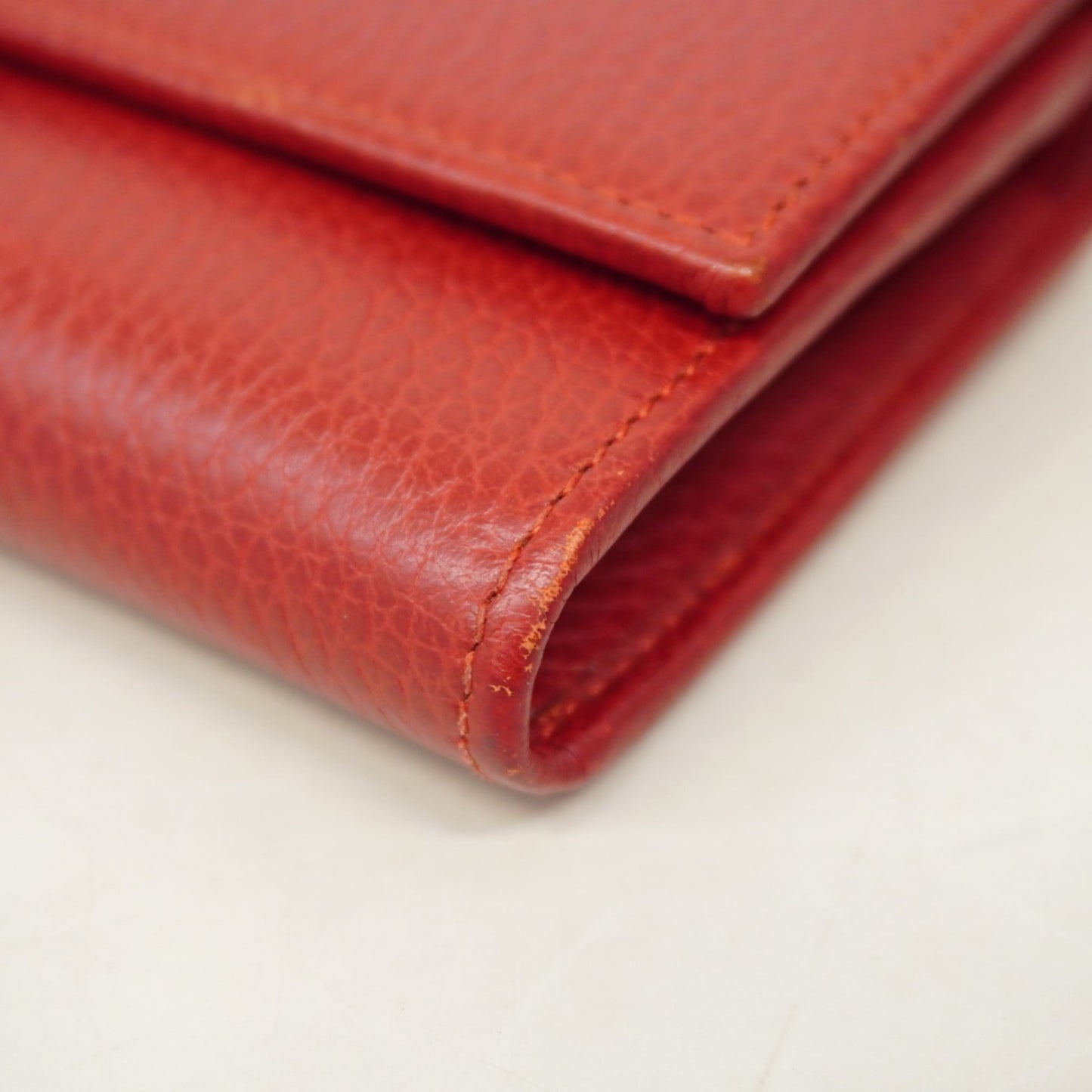 Gucci Red Color Leather Long Wallet (Bi-Fold) ( )
