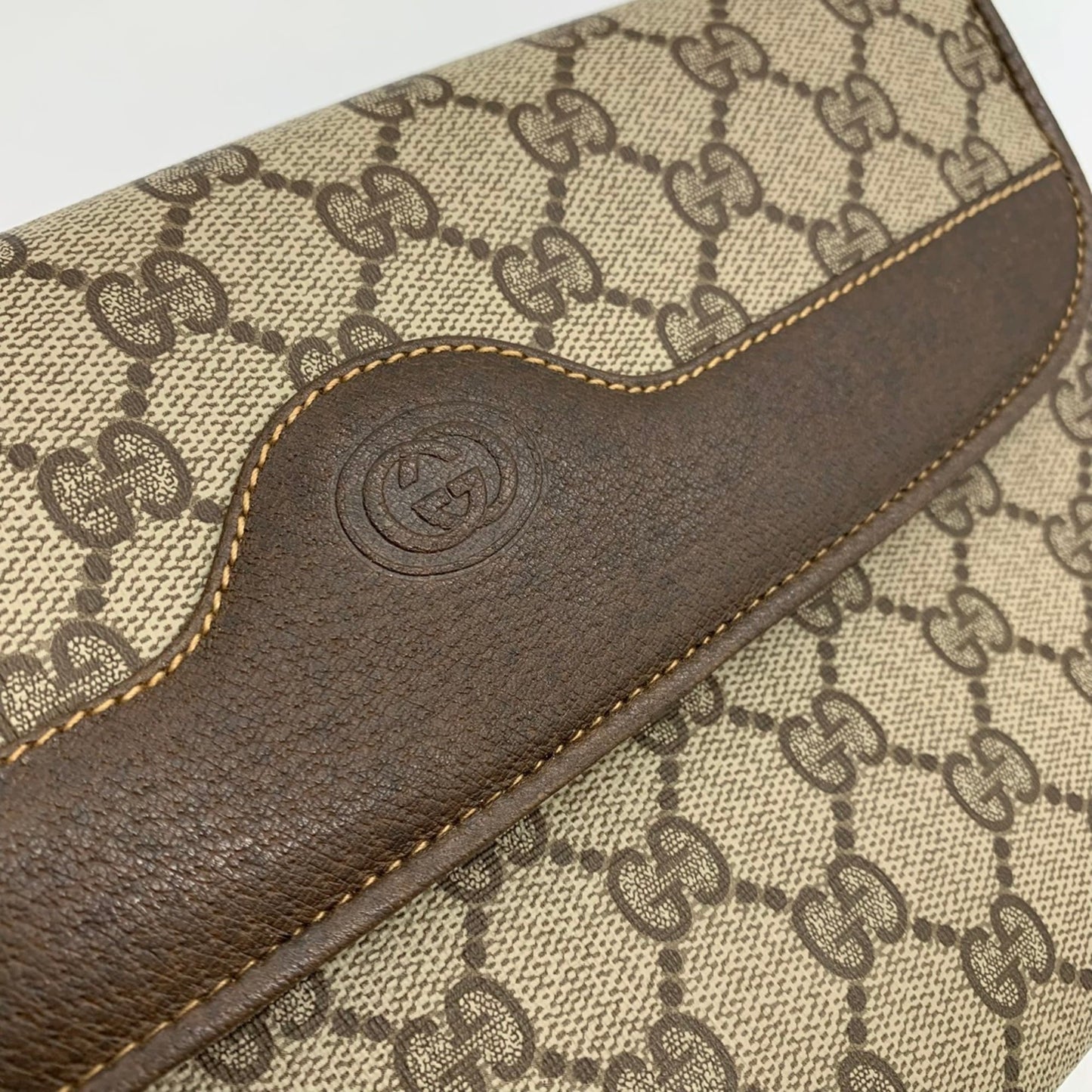 Gucci Brown Gg Supreme Shoulder Bag ( )