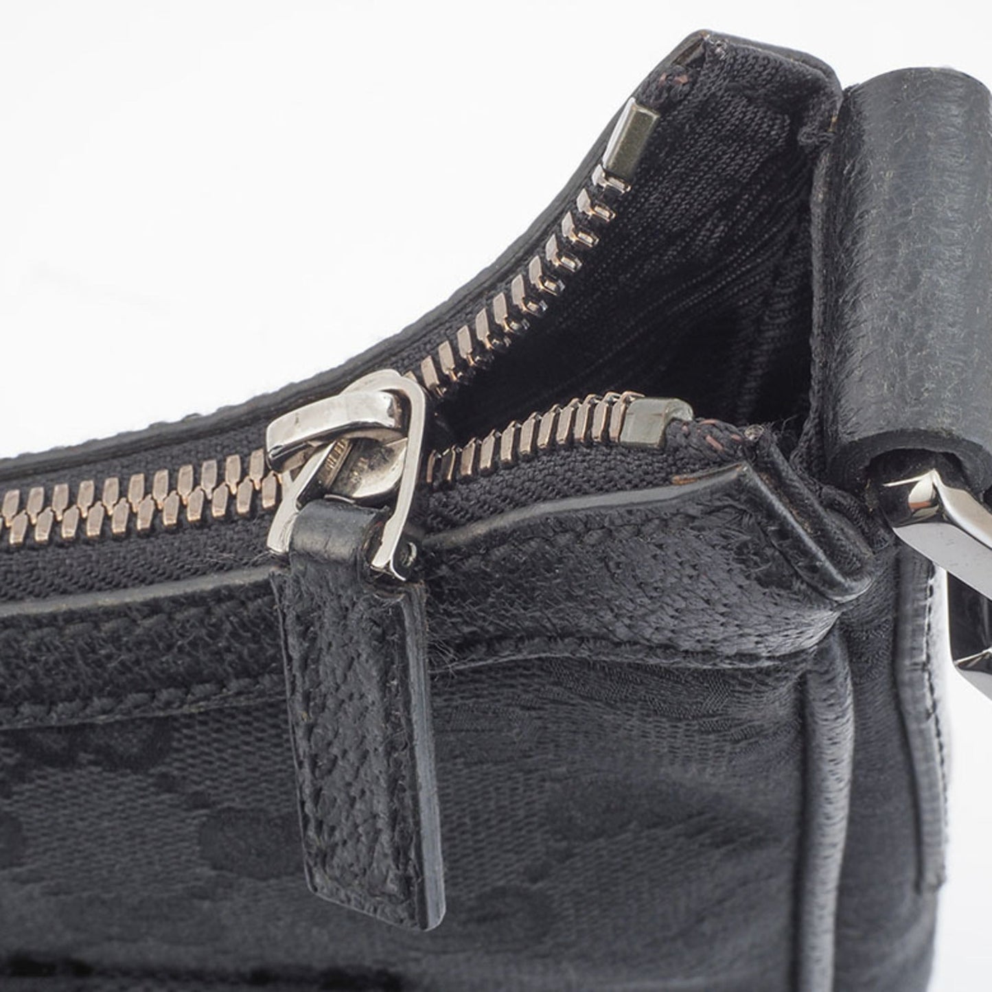 Gucci Gg Canvas Black Canvas Leather Shoulder Bag ( )