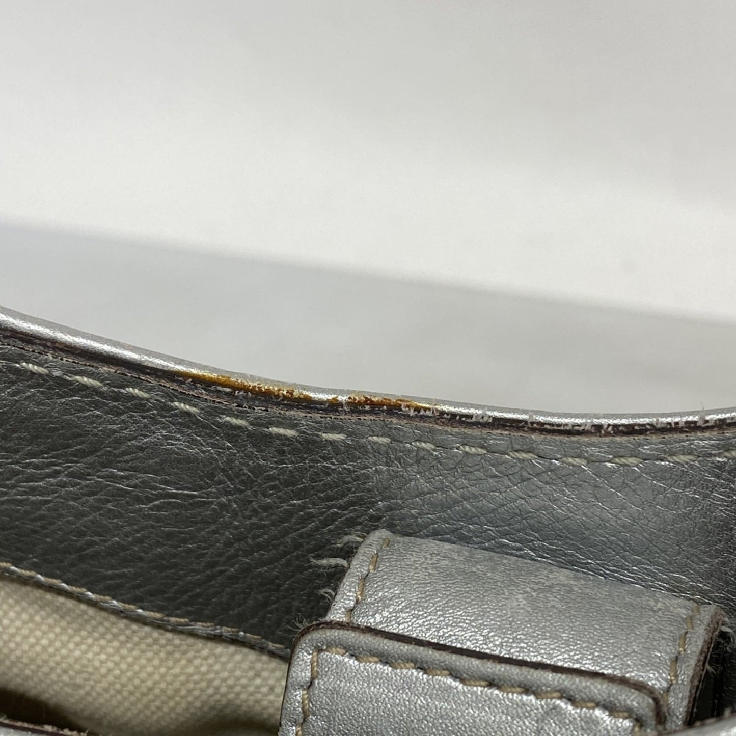Gucci Silver Leather Handbag ( )
