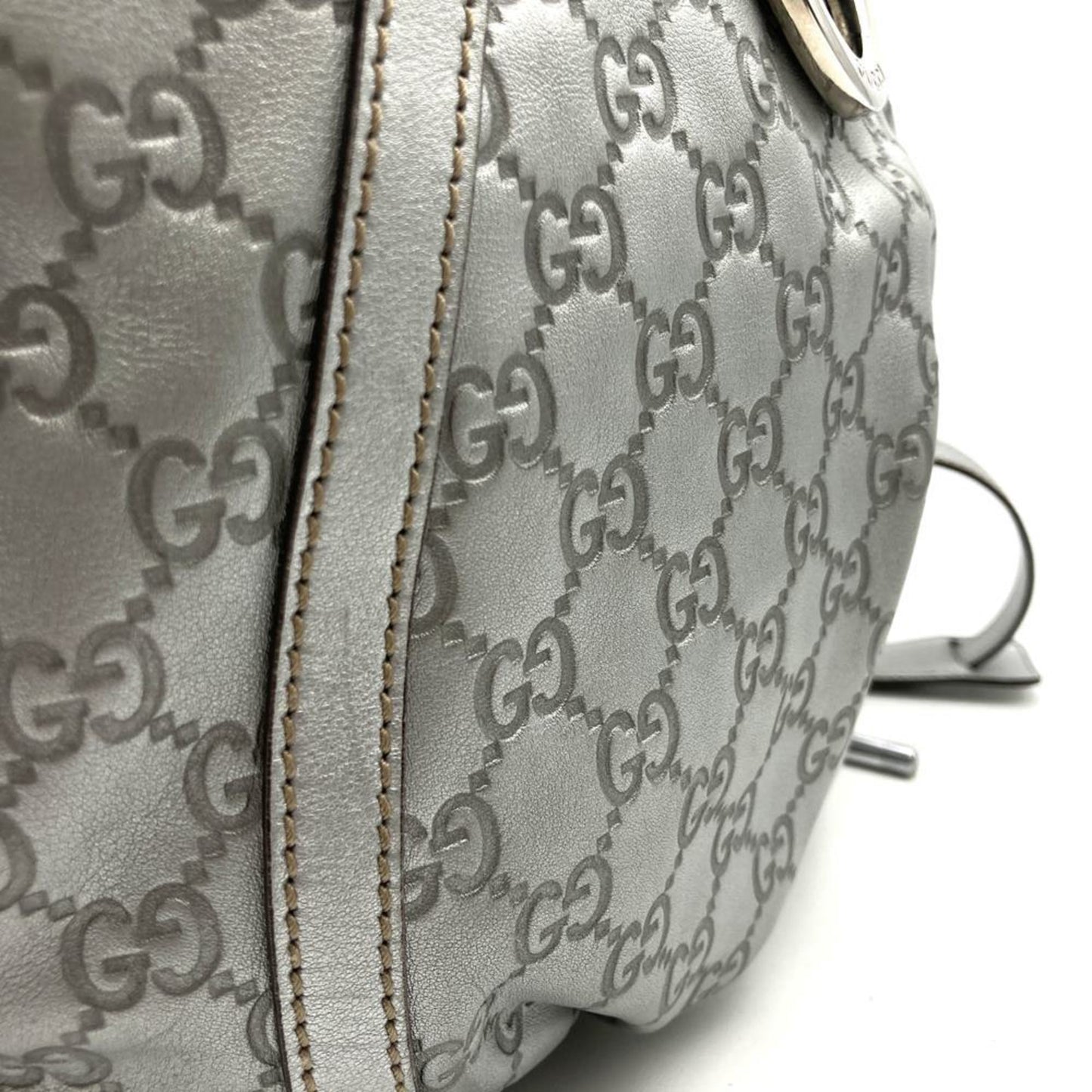 Gucci Abbey Silver Leather Shoulder Bag ( )