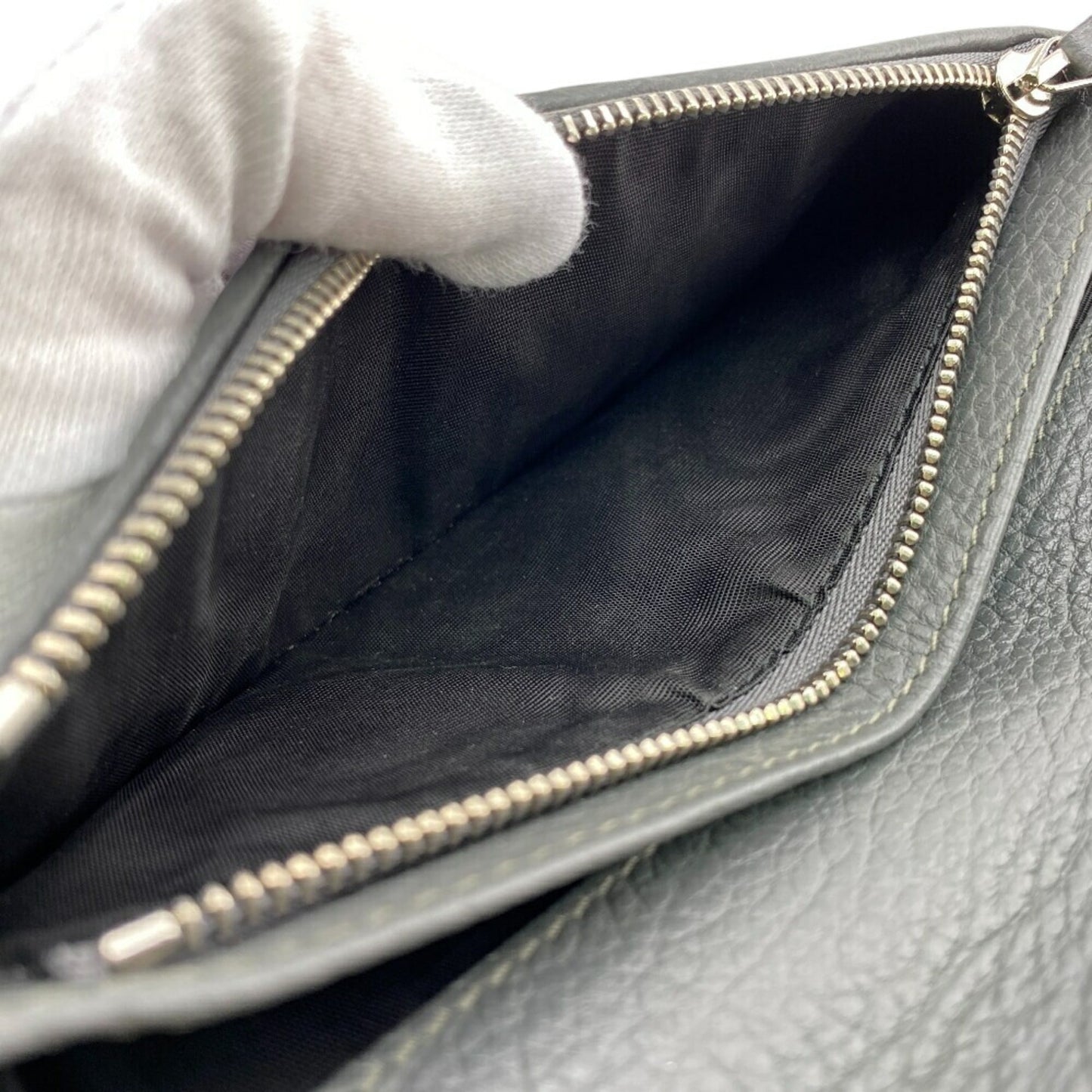 Gucci Gray Leather Long Wallet (Bi-Fold) ( )
