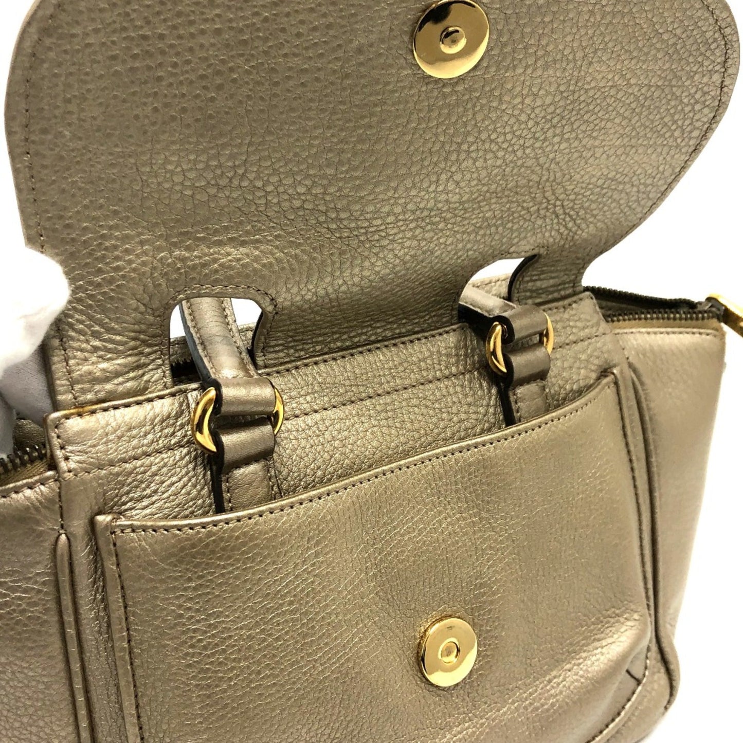 Gucci Gold Leather Handbag ( )