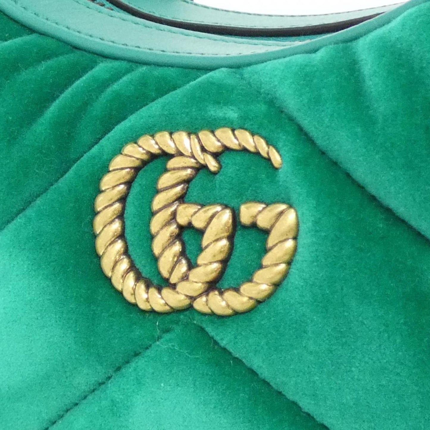 Gucci Green Velvet Shoulder Bag ( )