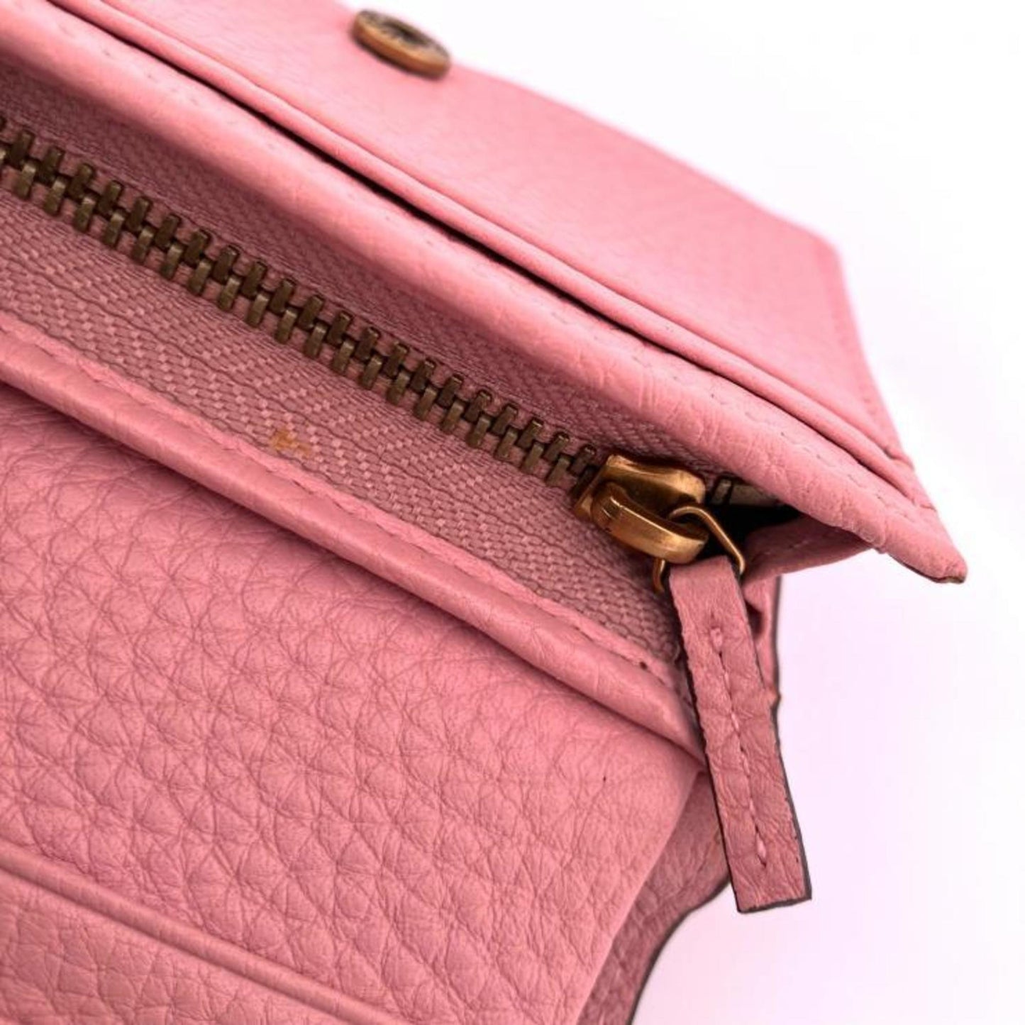 Gucci Pink Leather Wallet (Bi-Fold) ( )