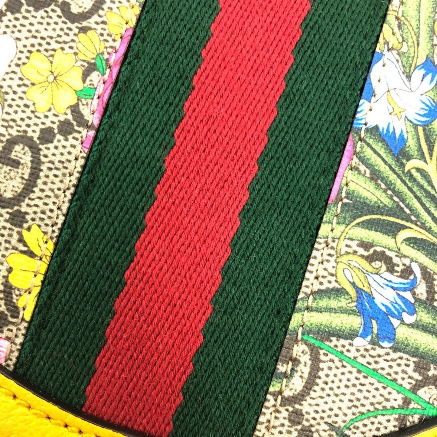 Gucci Yellow Gg Supreme Shoulder Bag ( )