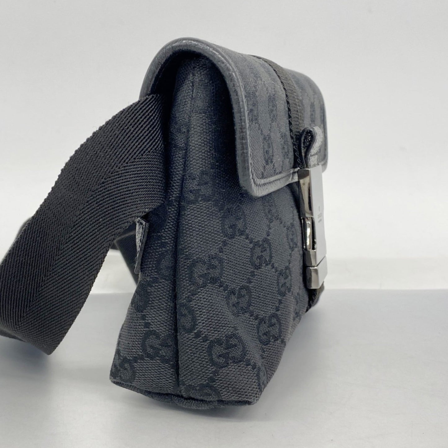 Gucci Black Canvas Fanny Pack ( )