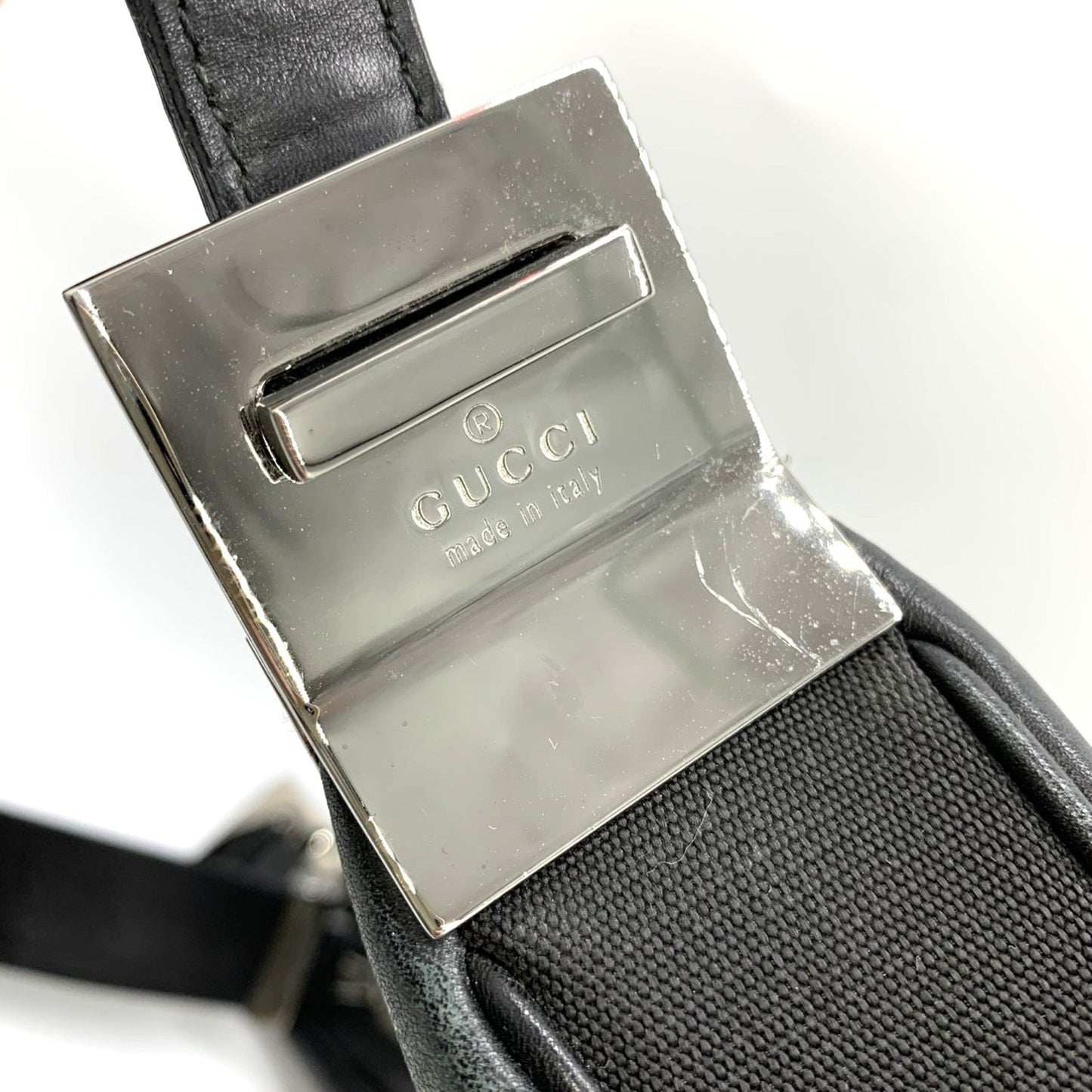 Gucci Black Leather Shoulder Bag ( )