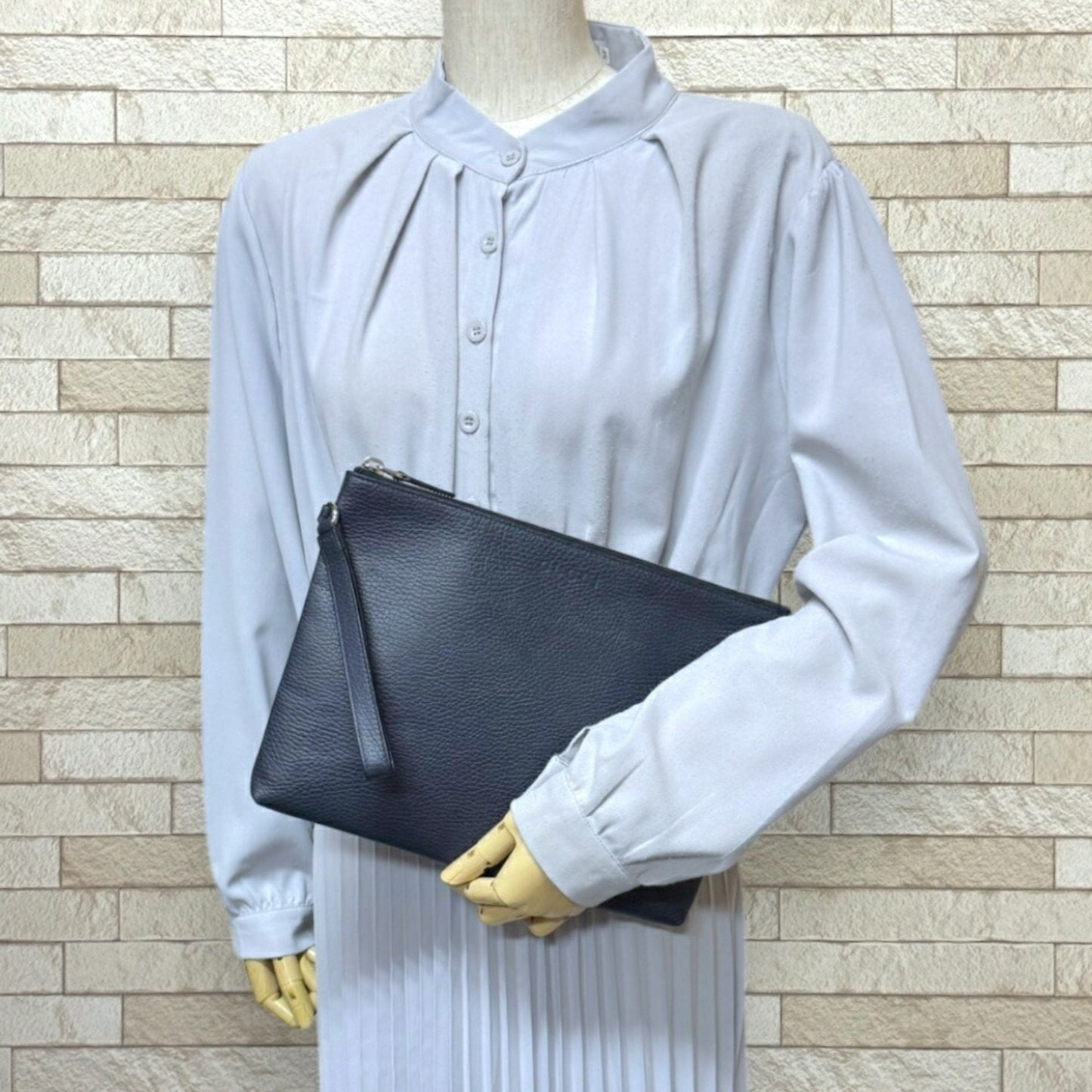 Gucci Navy Leather Clutch Bag ( )