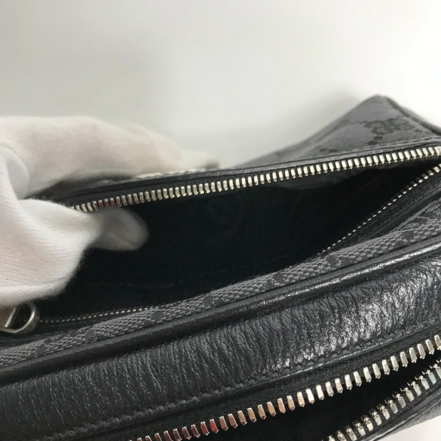 Gucci Black Canvas Leather Pochette Shoulder Bag ( )