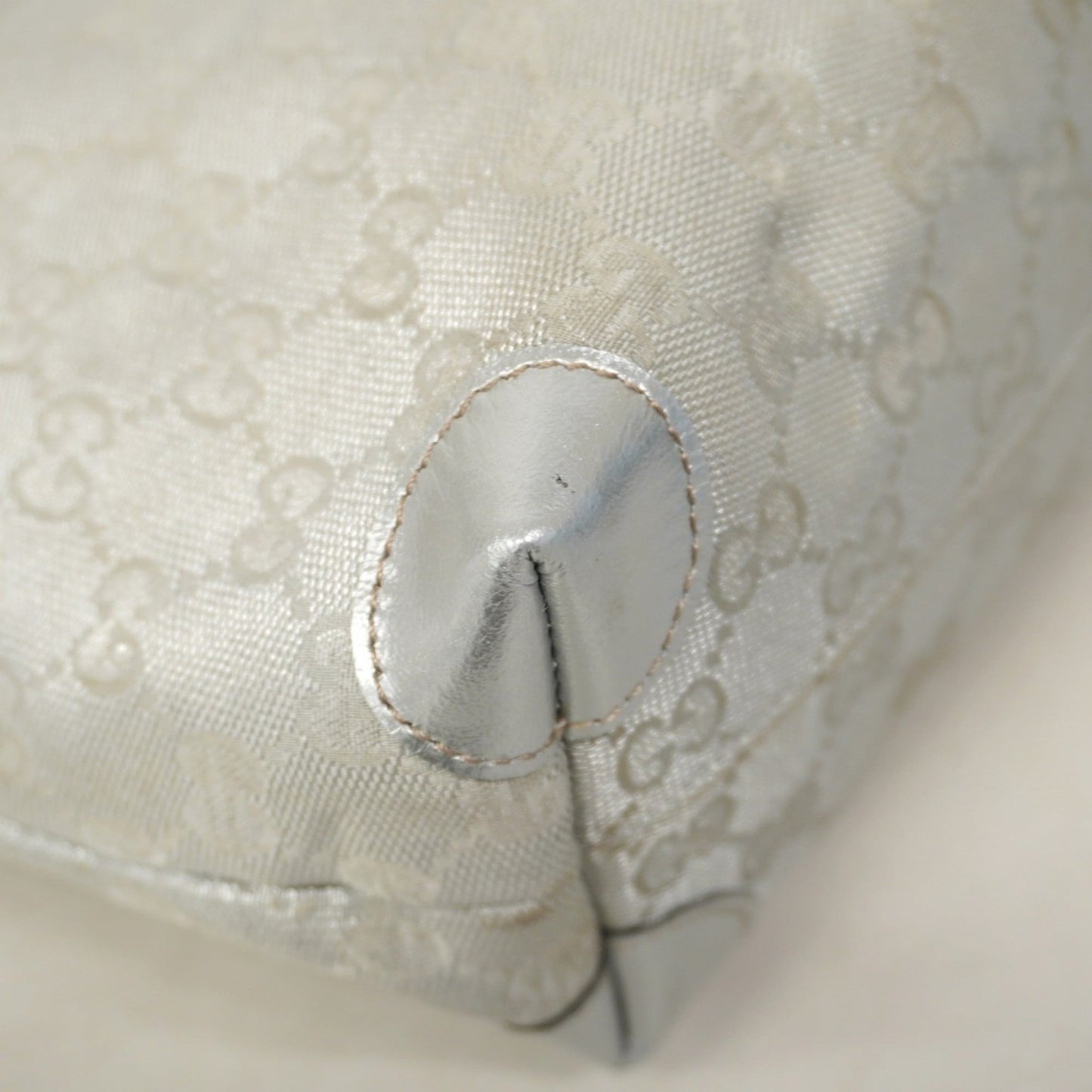 Gucci Silver Canvas Tote Bag ( )