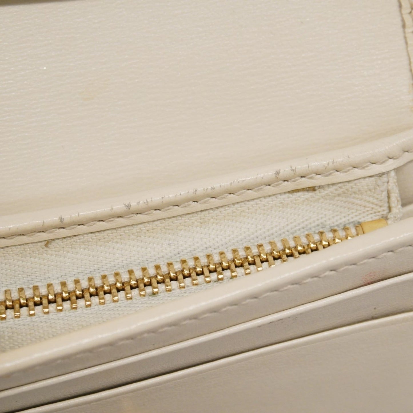 Gucci White Leather Wallet (Bi-Fold) ( )