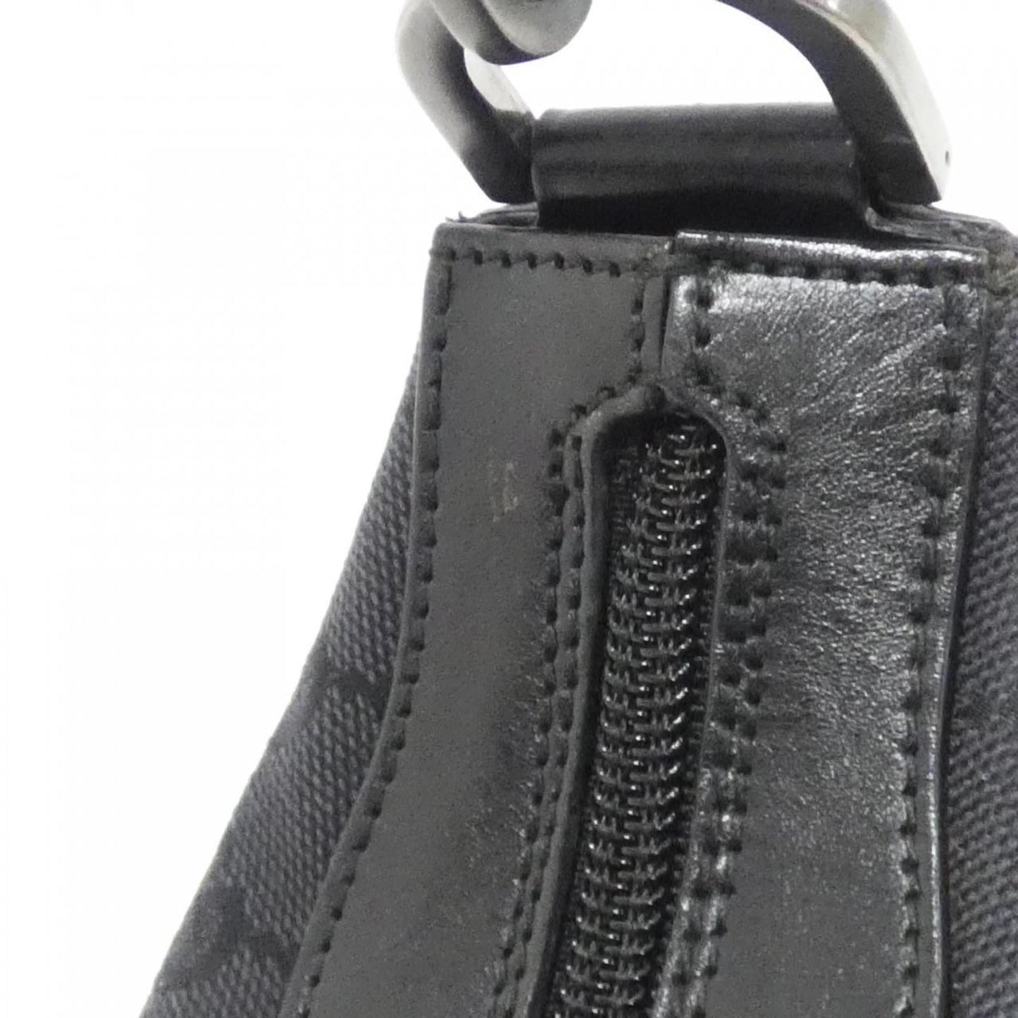 Gucci Black Gg Canvas Shoulder Bag ( )