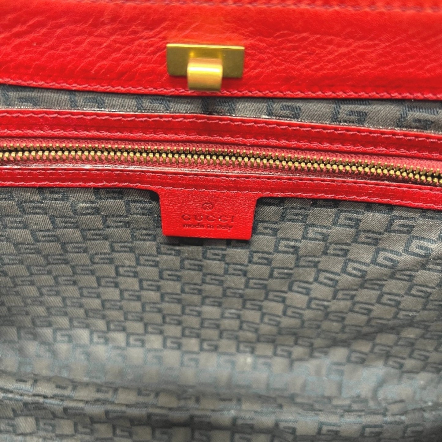Gucci Red Color Leather Handbag ( )