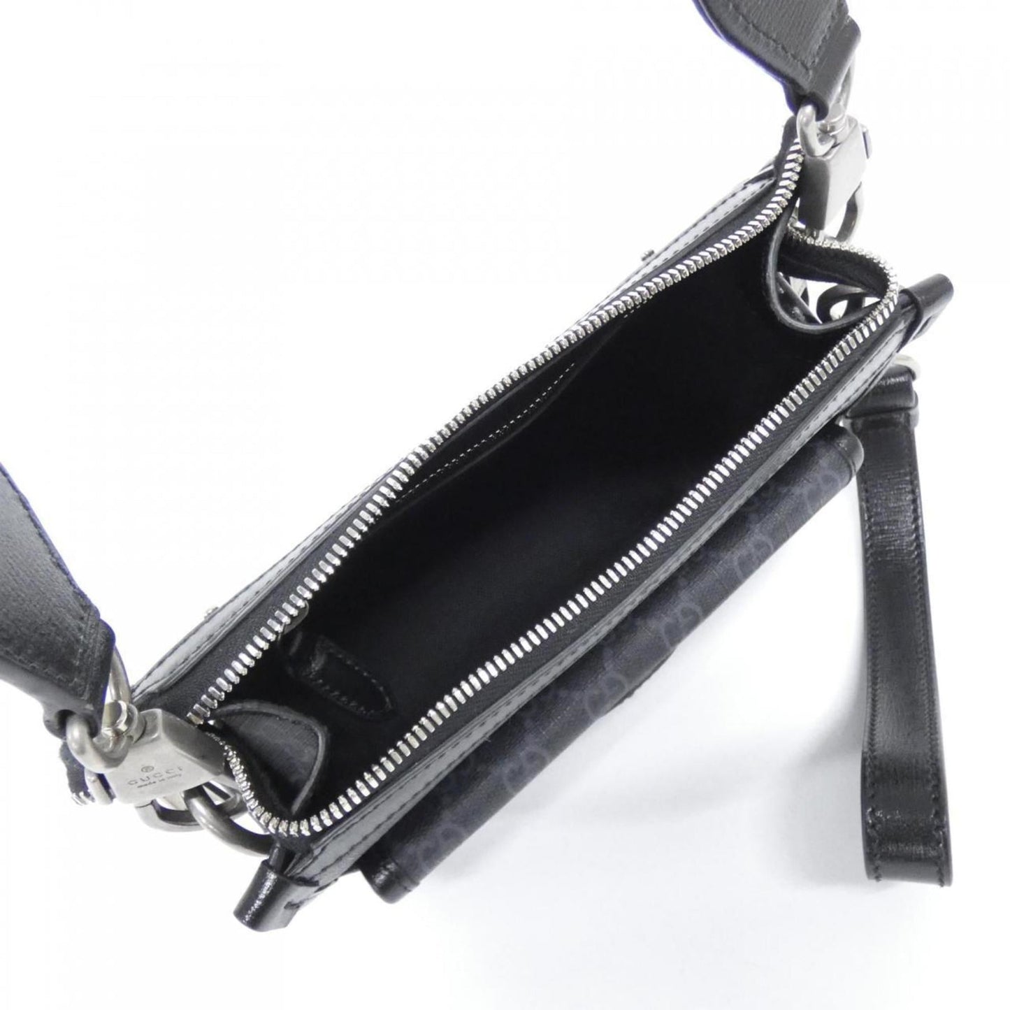 Gucci Black Gg Supreme Canvas Shoulder Bag ( )