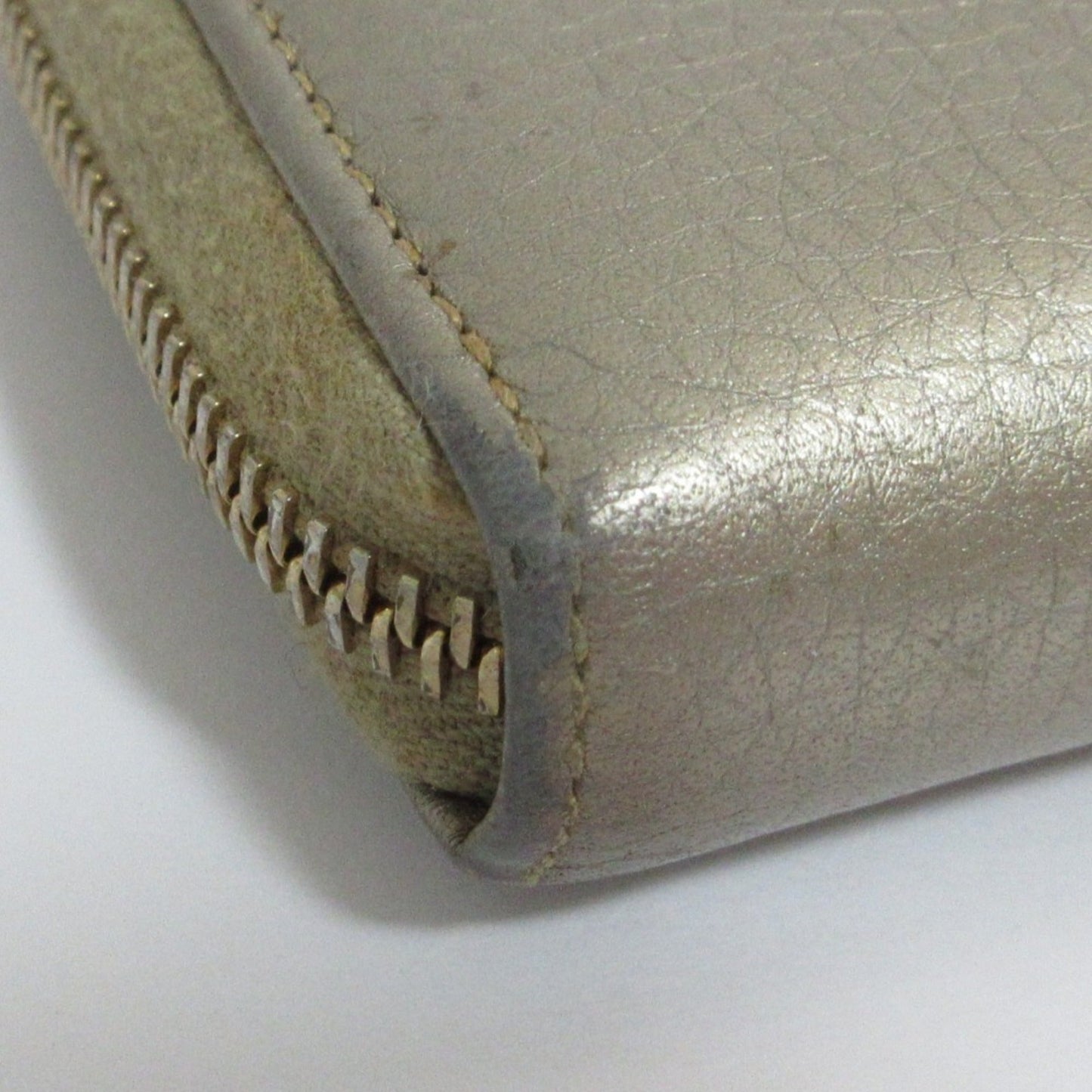 Gucci Gold Long Bill Wallet (Bi-Fold) ( )