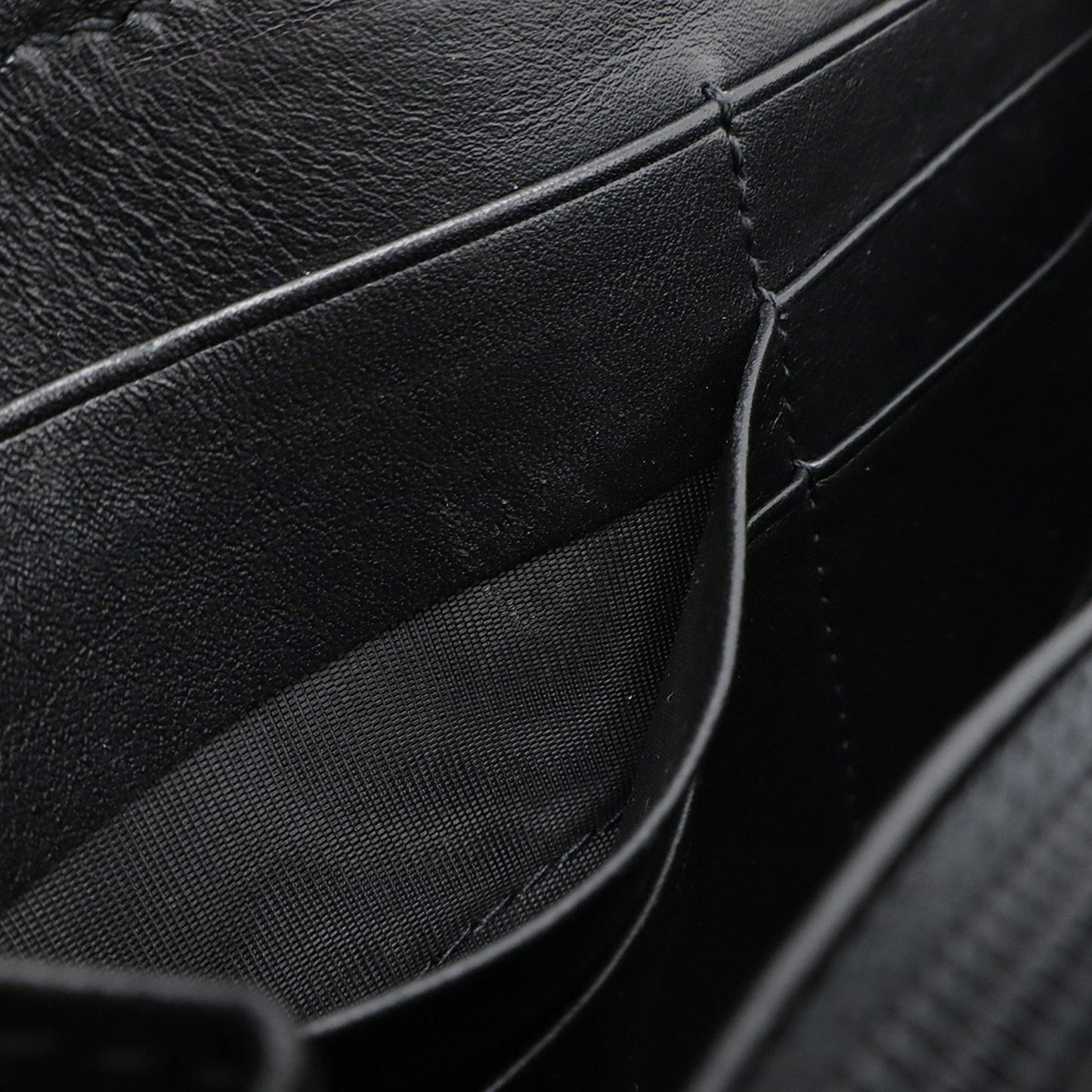 Gucci Black Leather Long Wallet (Bi-Fold) ( )