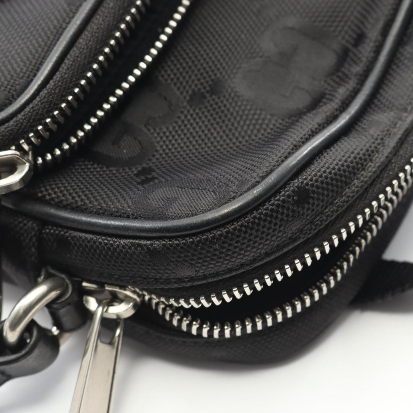 Gucci Black Leather Nylon Canvas Shoulder Bag ( )