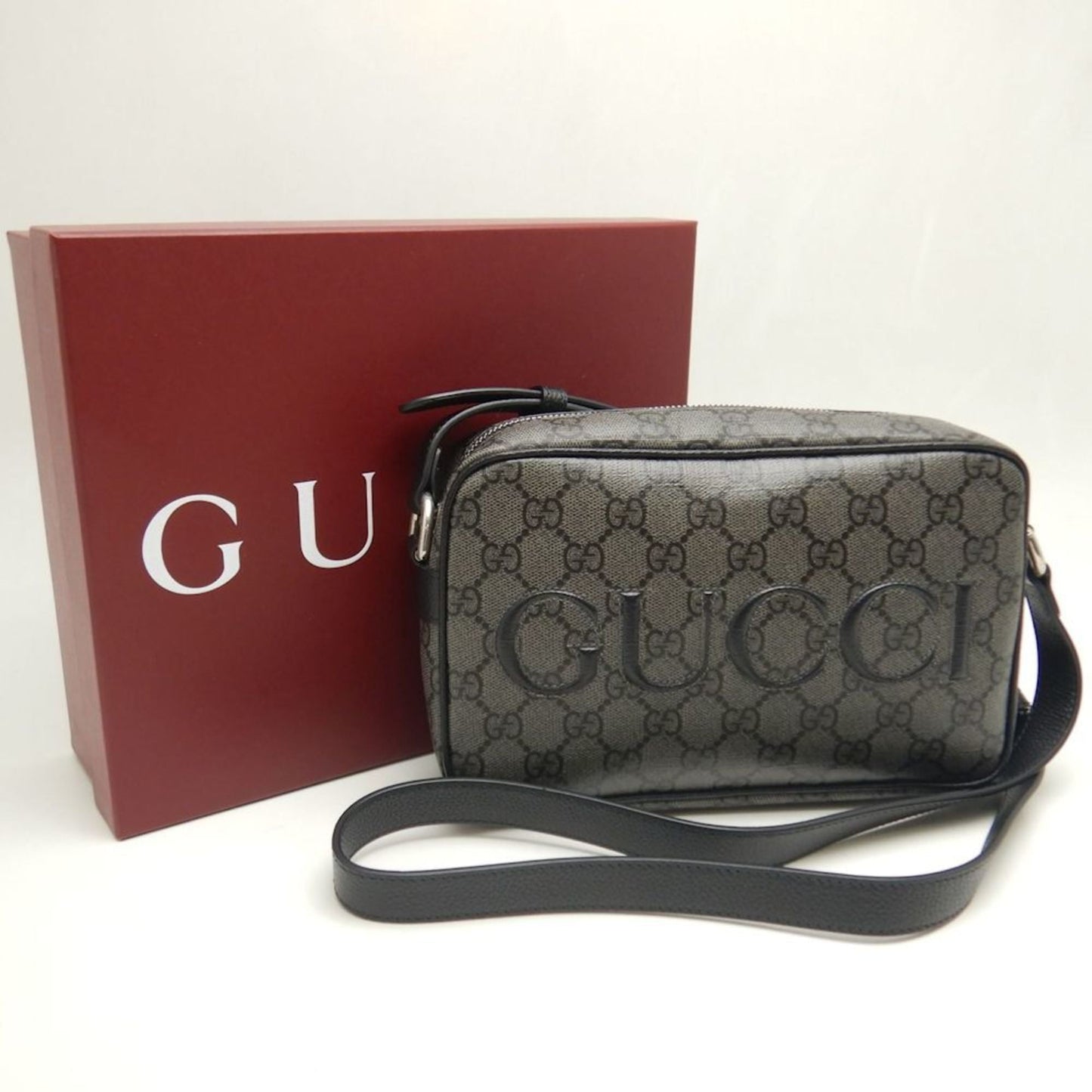 Gucci Black Gg Supreme Canvas Shoulder Bag ( )