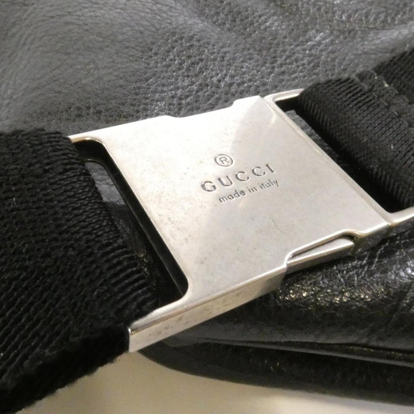 Gucci Black Leather Fanny Pack ( )