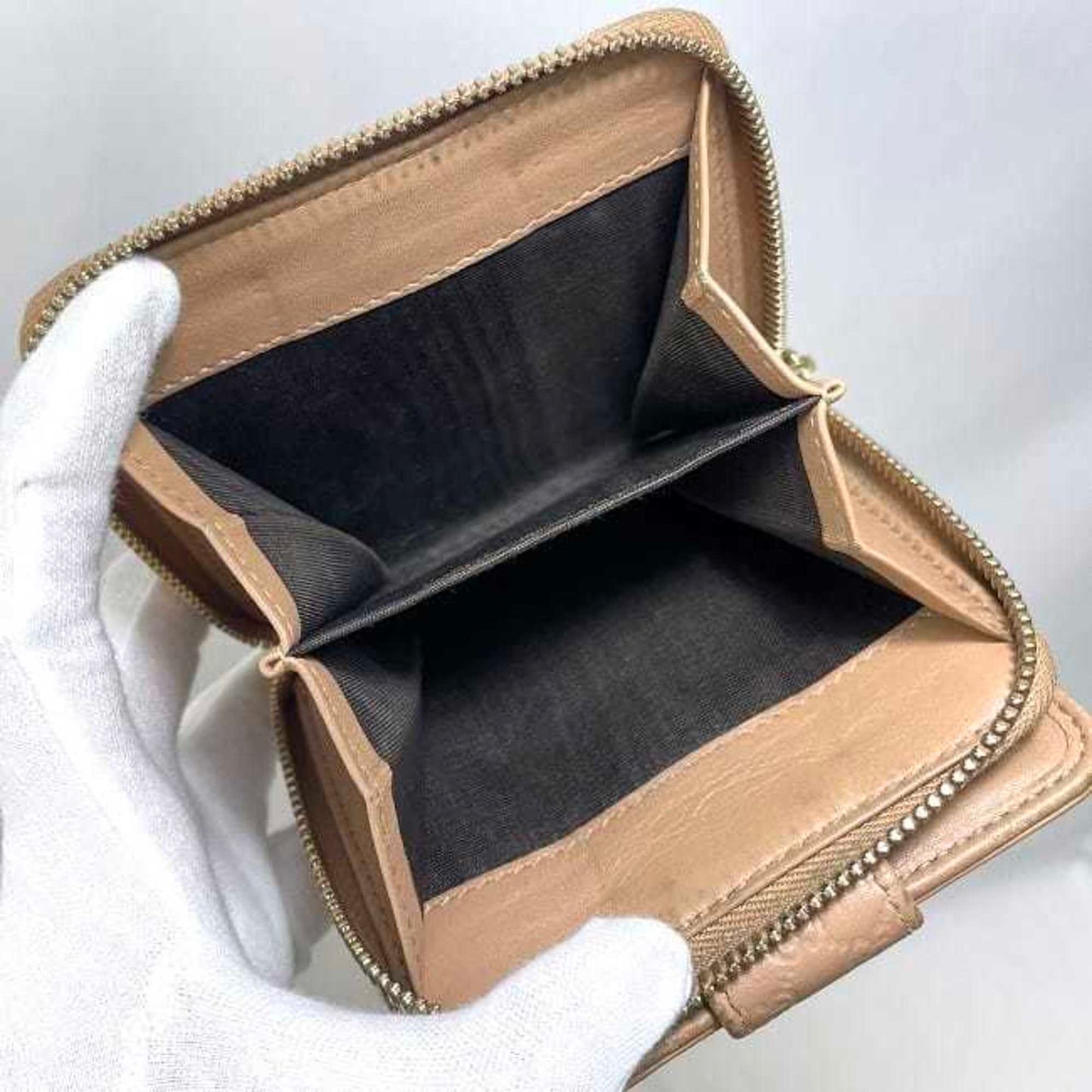 Gucci Gold Beige Leather Wallet (Bi-Fold) ( )