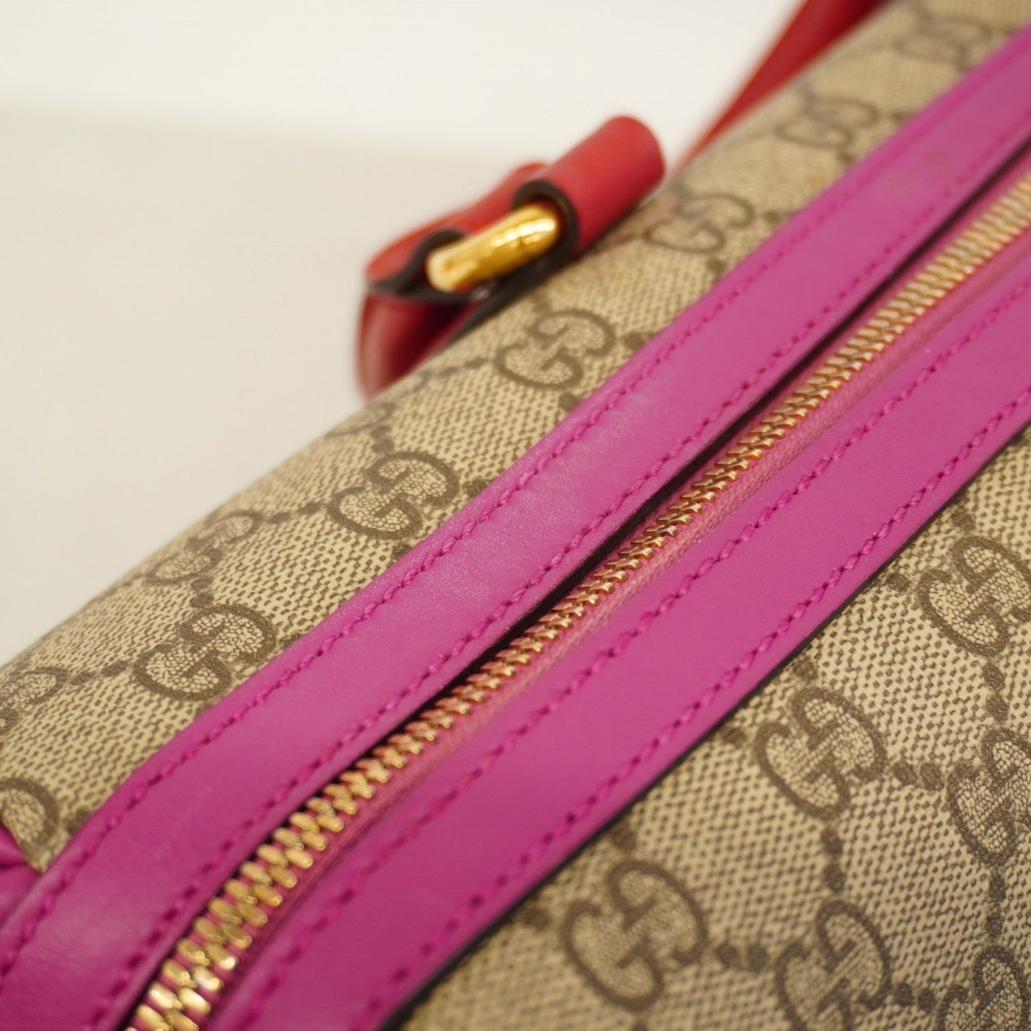 Gucci Brown Pink Red Color Pvc Handbag ( )