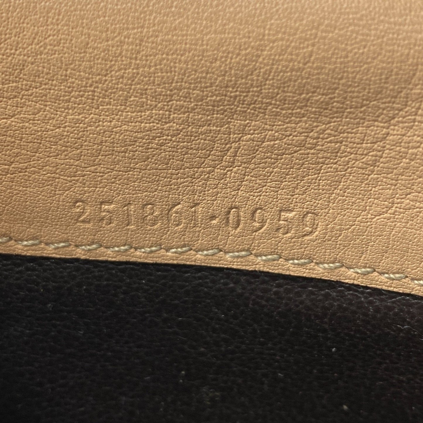 Gucci Pink Gg Canvas Leather Long Wallet (Bi-Fold) ( )