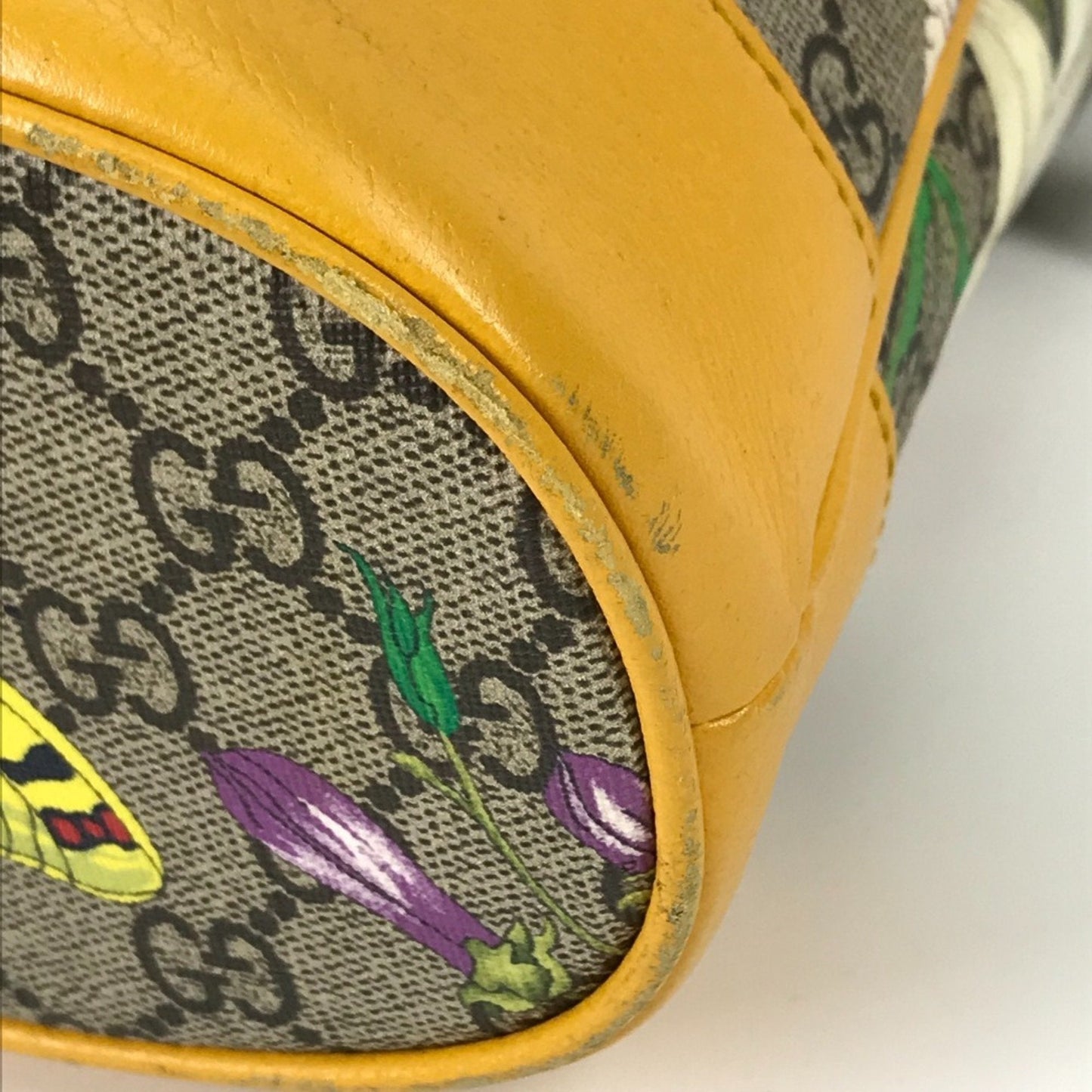 Gucci Beige Multi-Color Gg Supreme Handbag Shoulder Bag ( )