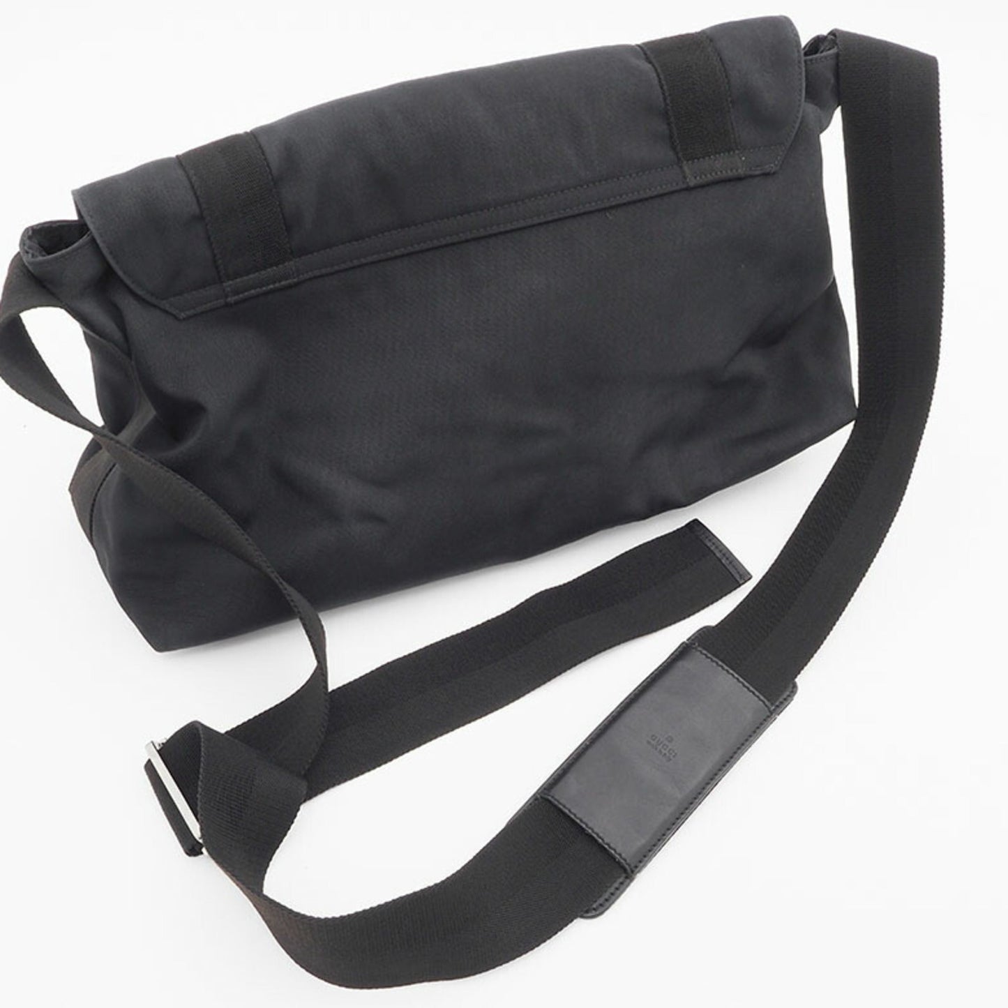 Gucci Black Nylon Messenger Bag Shoulder Bag ( )