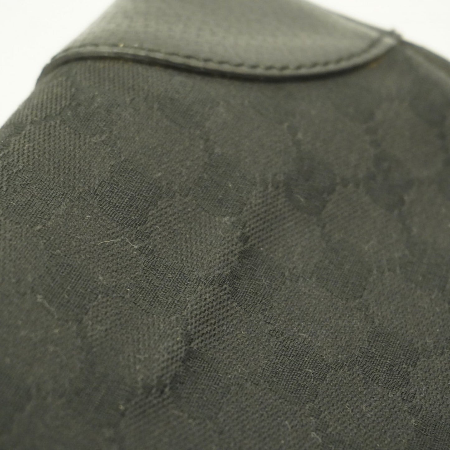 Gucci Black Canvas Shoulder Bag ( )