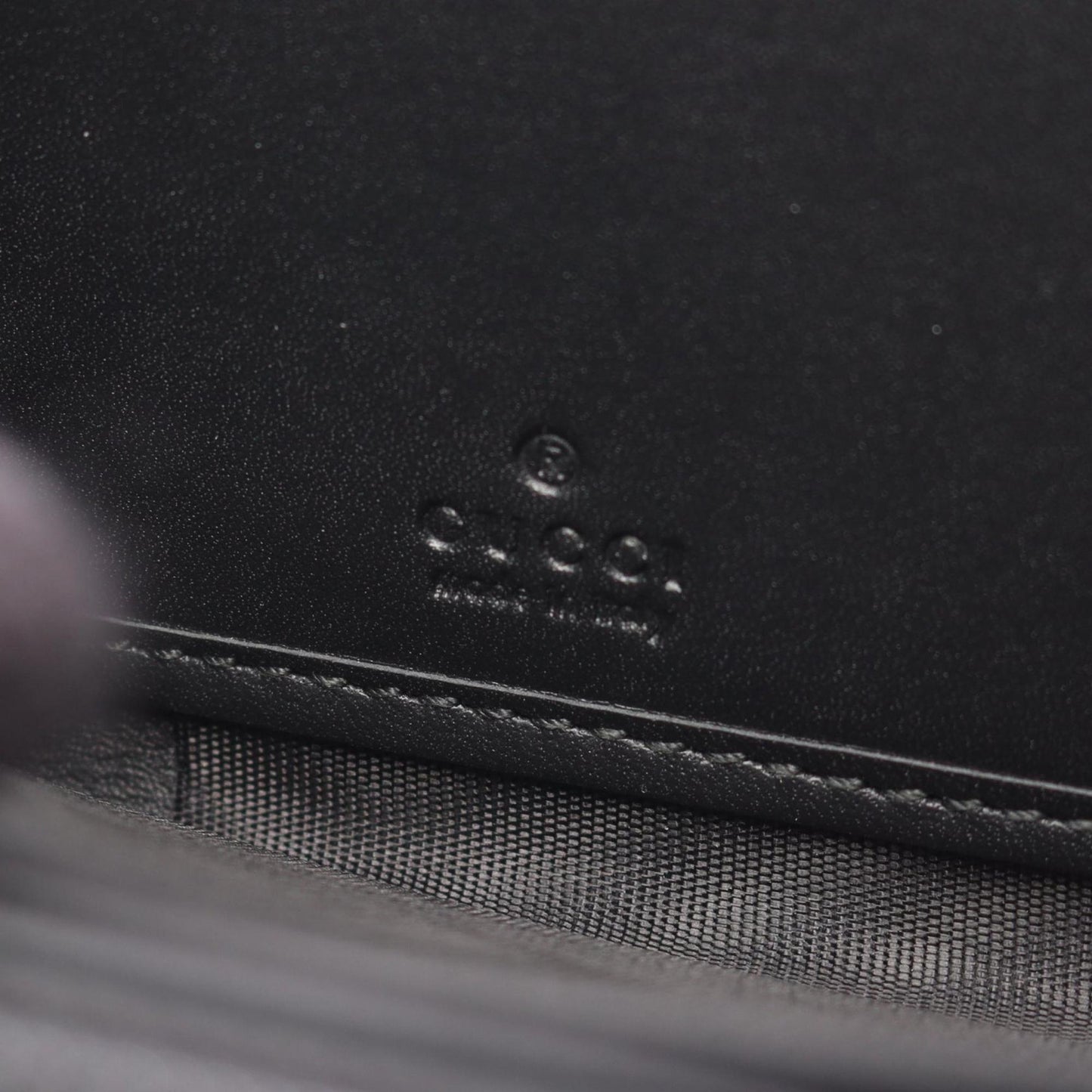 Gucci Black Leather Long Wallet (Bi-Fold) ( )