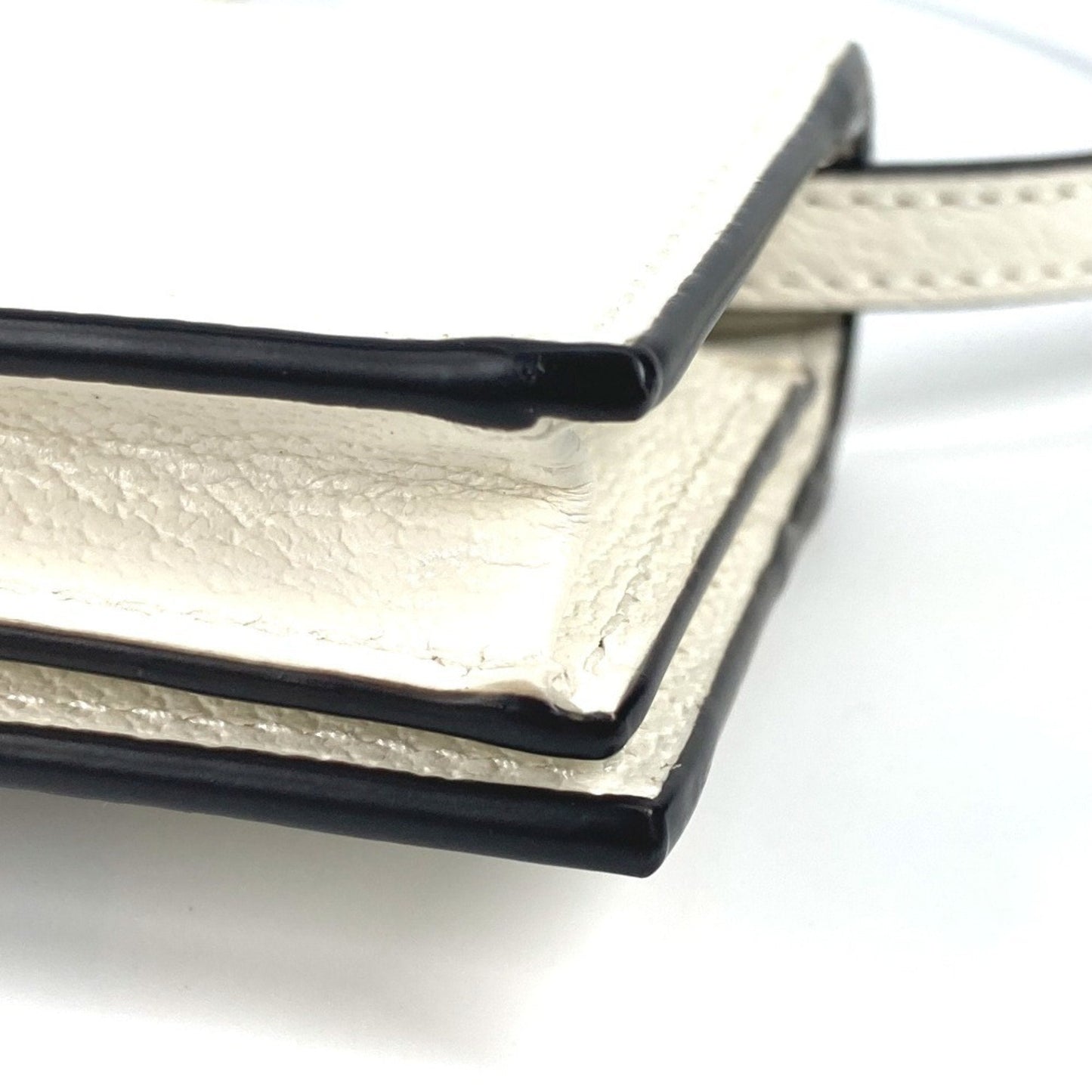 Gucci Black White Leather Wallet (Bi-Fold) ( )