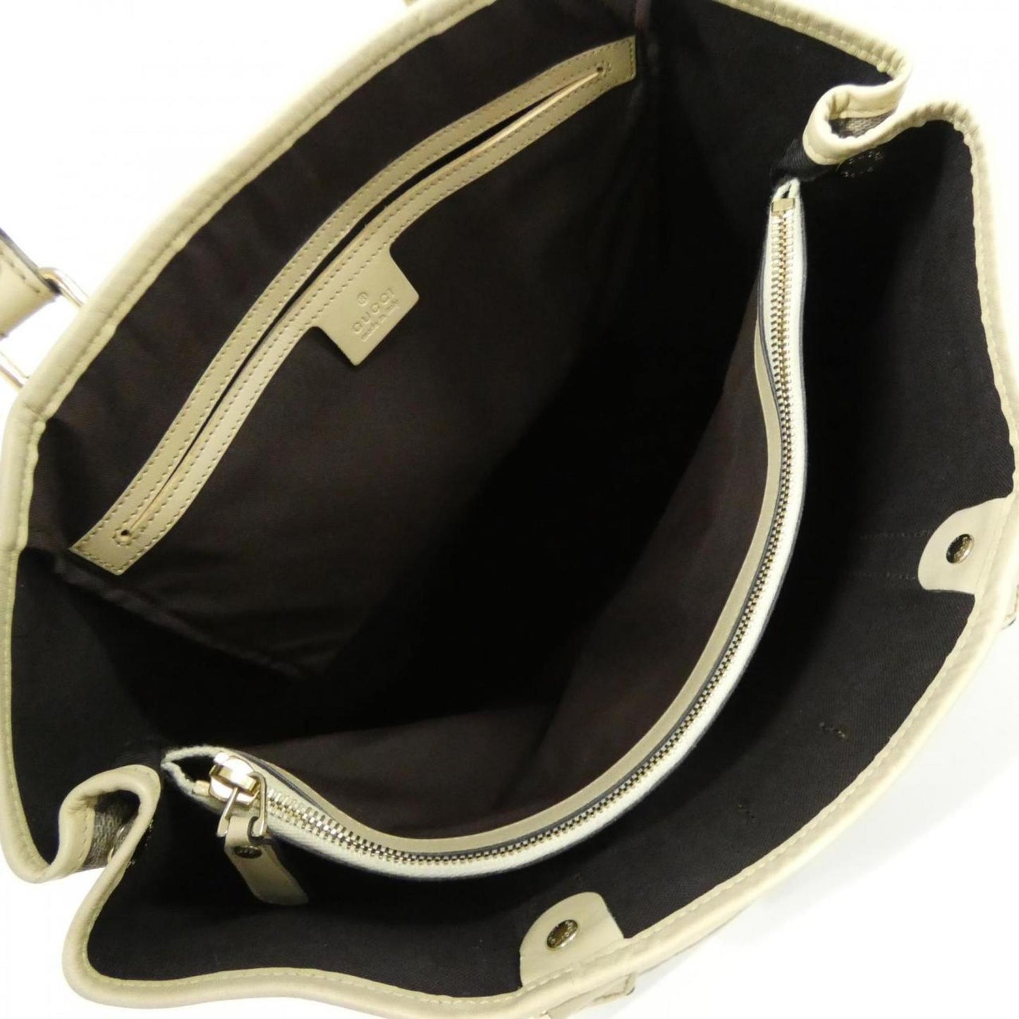 Gucci Beige Ivory Gg Plus Handbag ( )