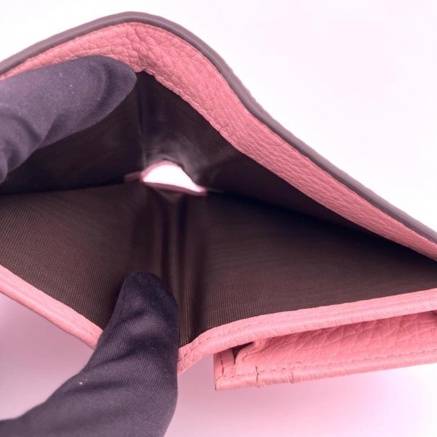 Gucci Pink Leather Wallet (Bi-Fold) ( )
