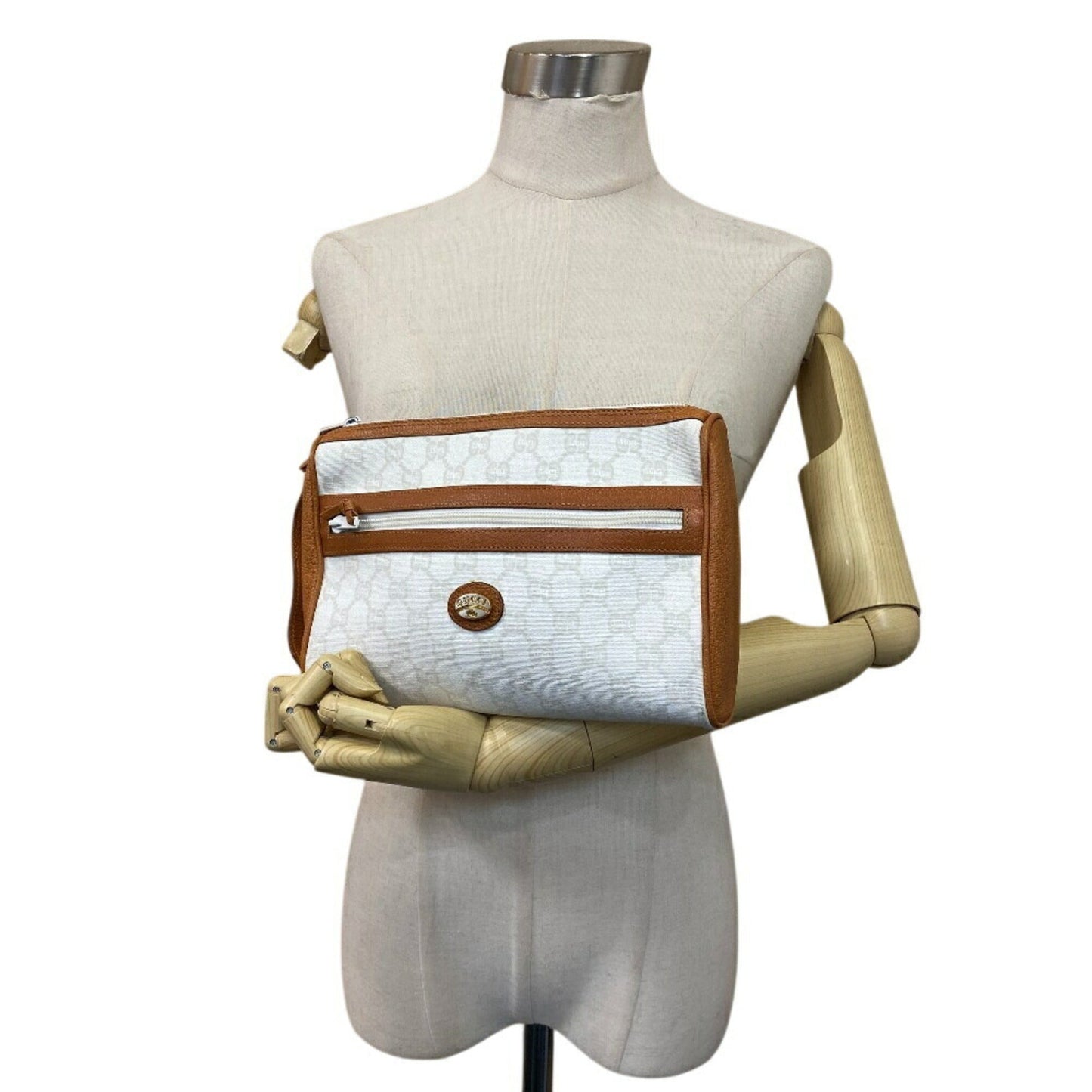 Gucci Gg Plus White Pvc Clutch Bag ( )