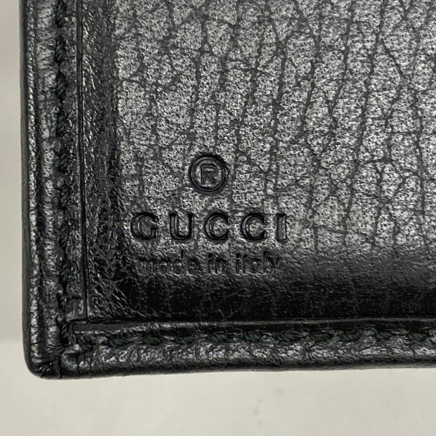 Gucci Black Leather Wallet (Tri-Fold) ( )