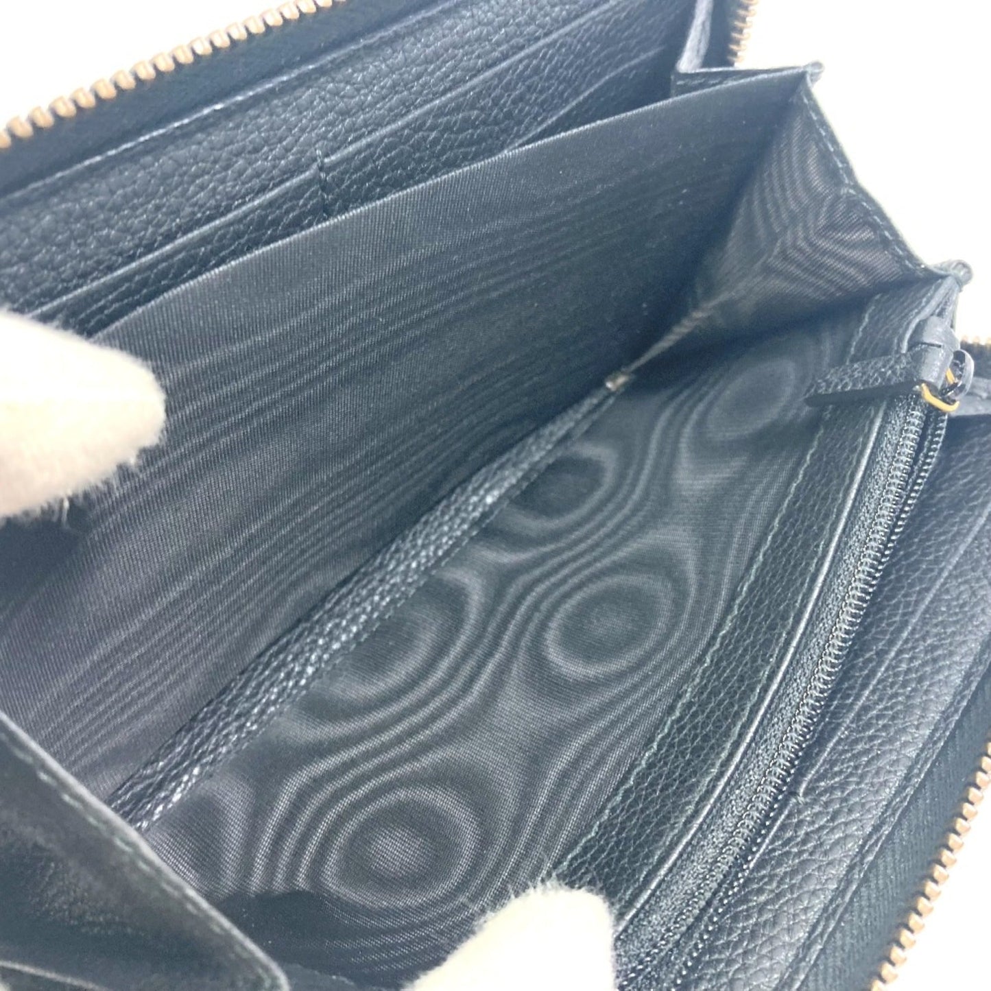 Gucci Black Leather Long Wallet (Bi-Fold) ( )