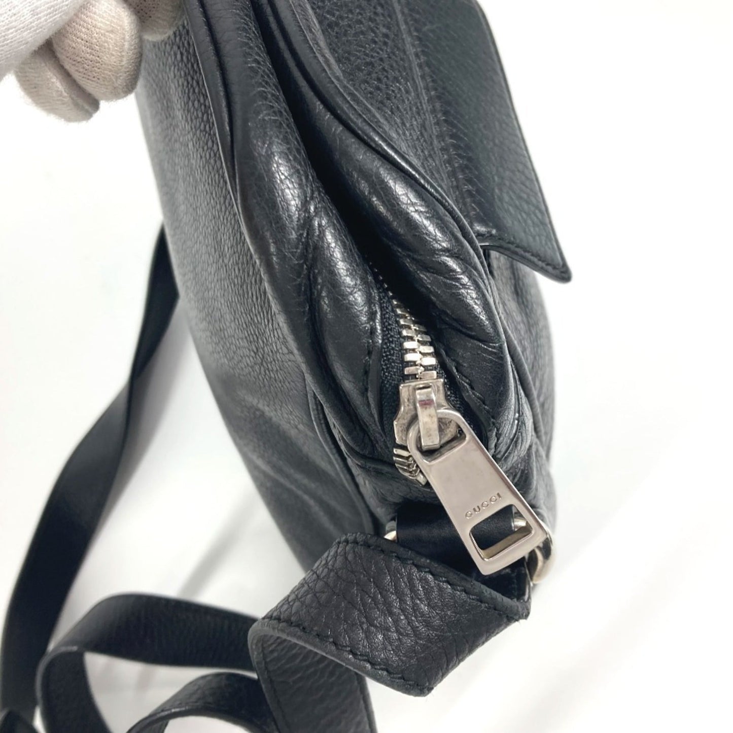 Gucci Black Leather Pochette Shoulder Bag ( )