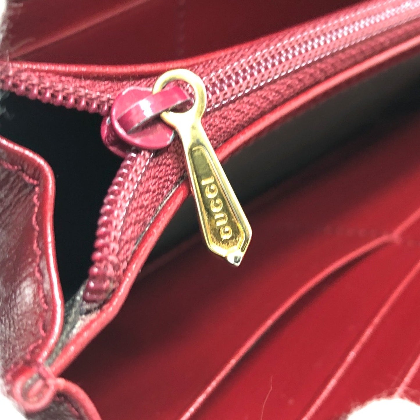 Gucci Red Leather Wallet (Bi-Fold) ( )