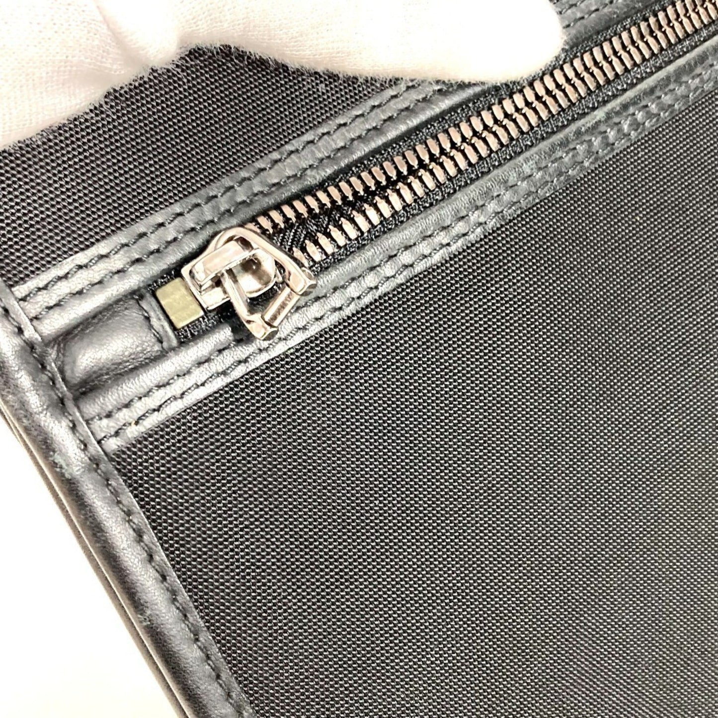 Gucci Black Nylon Clutch Bag Pouch ( )