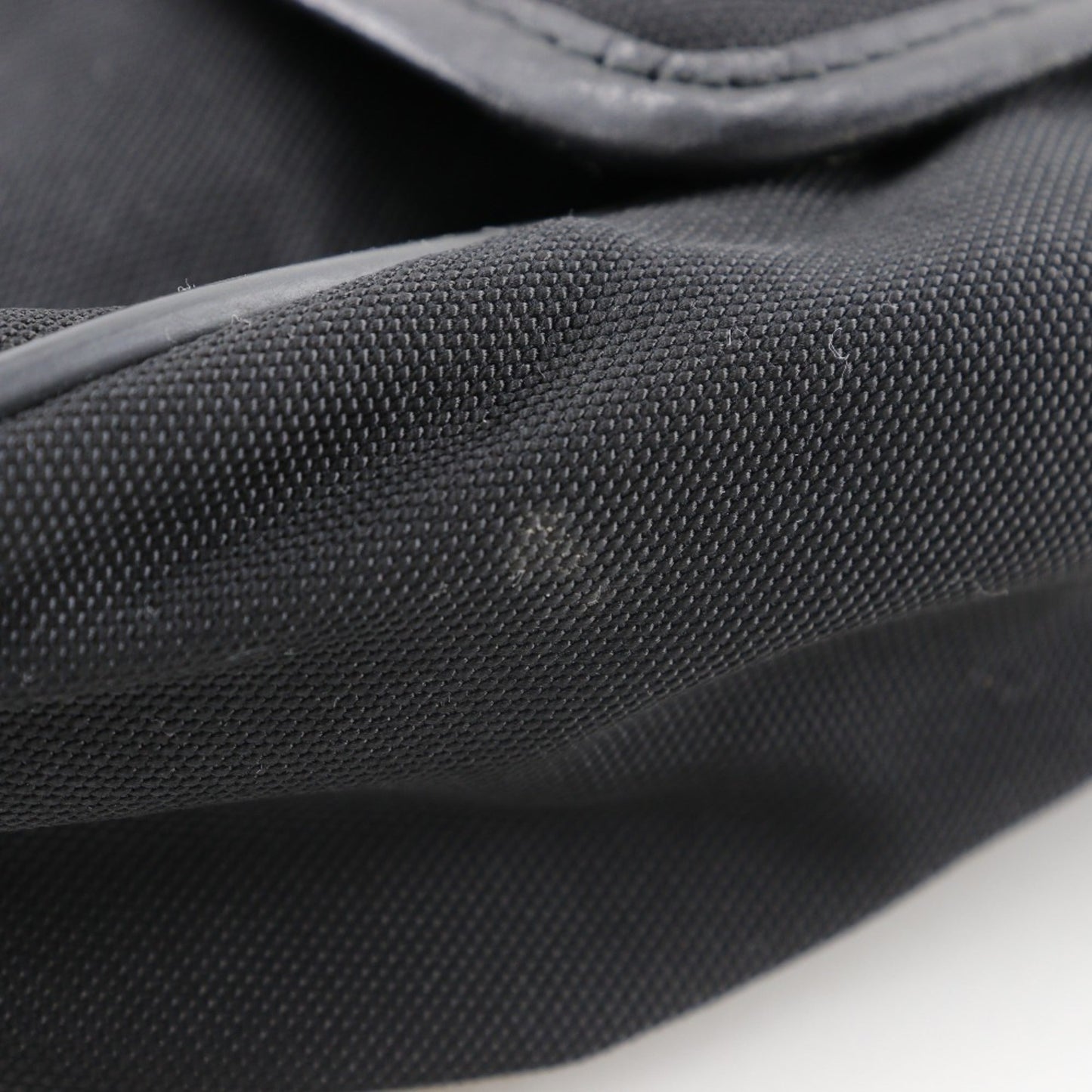 Gucci Black Nylon Canvas Shoulder Bag Sling Bag ( )