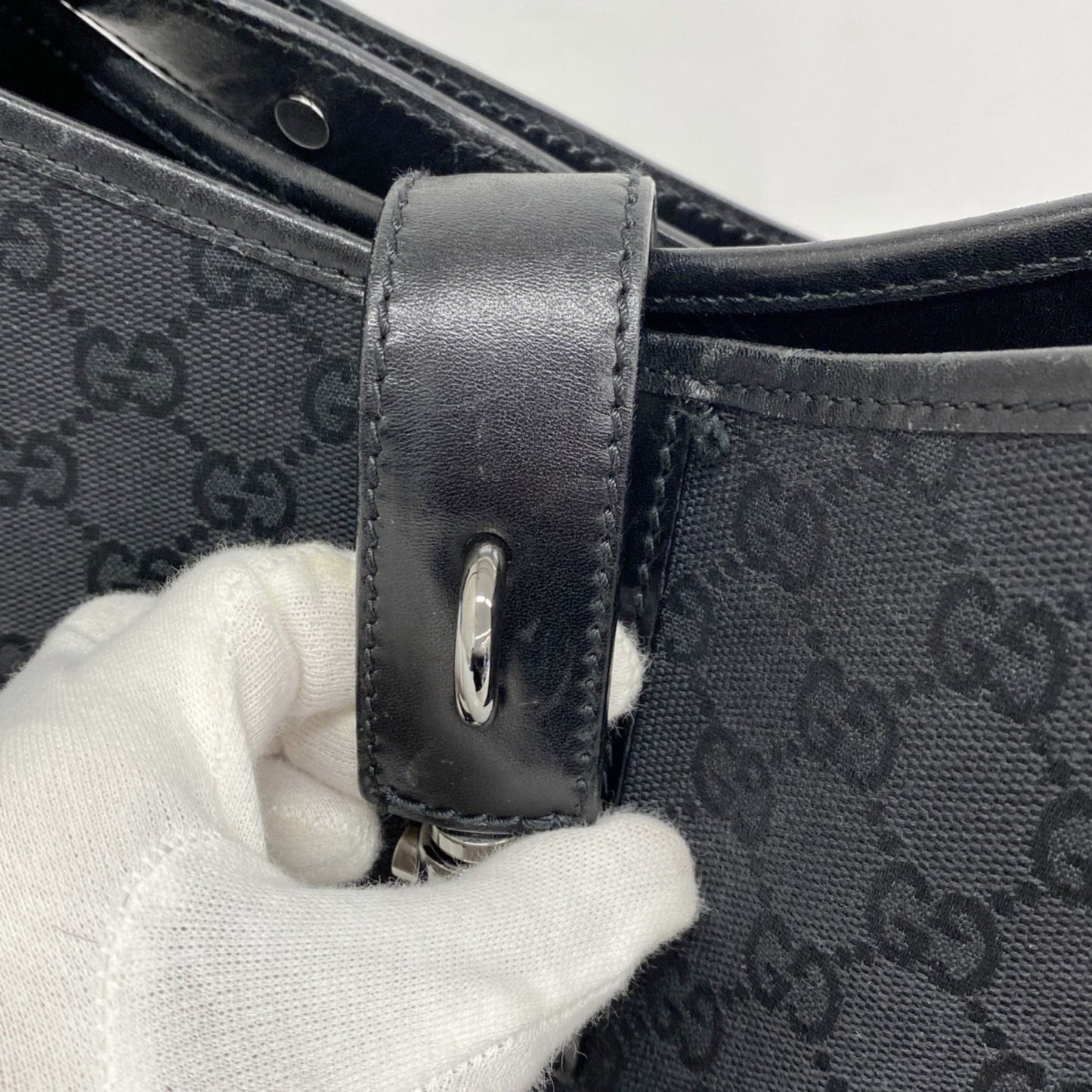 Gucci Black Gg Canvas Shoulder Bag ( )
