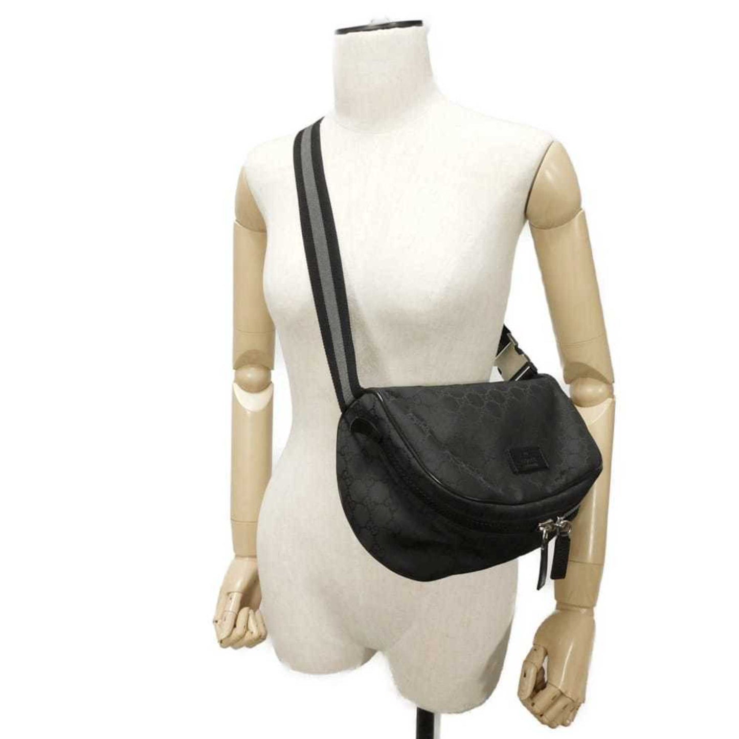 Gucci Black Nylon Canvas Leather Shoulder Bag Sling Bag ( )