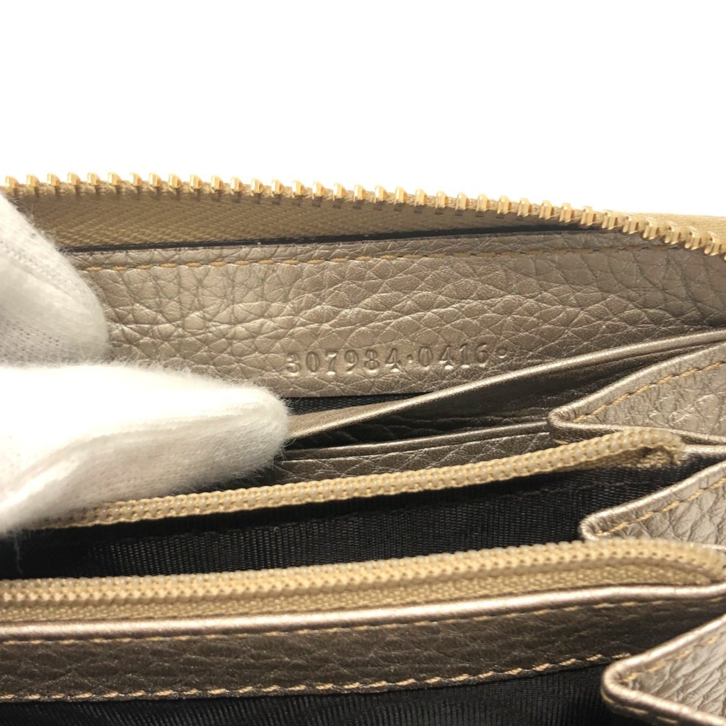 Gucci Gold Leather Long Wallet (Bi-Fold) ( )