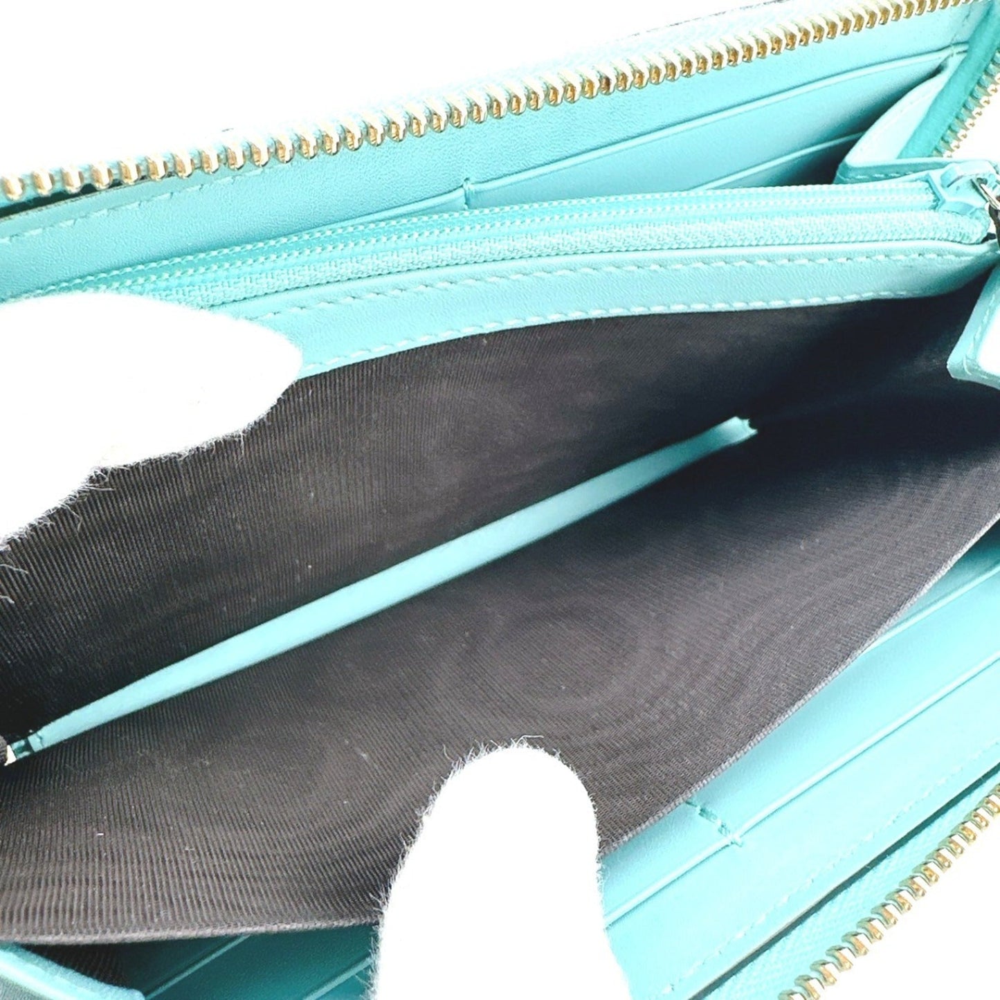 Gucci Blue Light Blue Leather Long Wallet (Bi-Fold) ( )